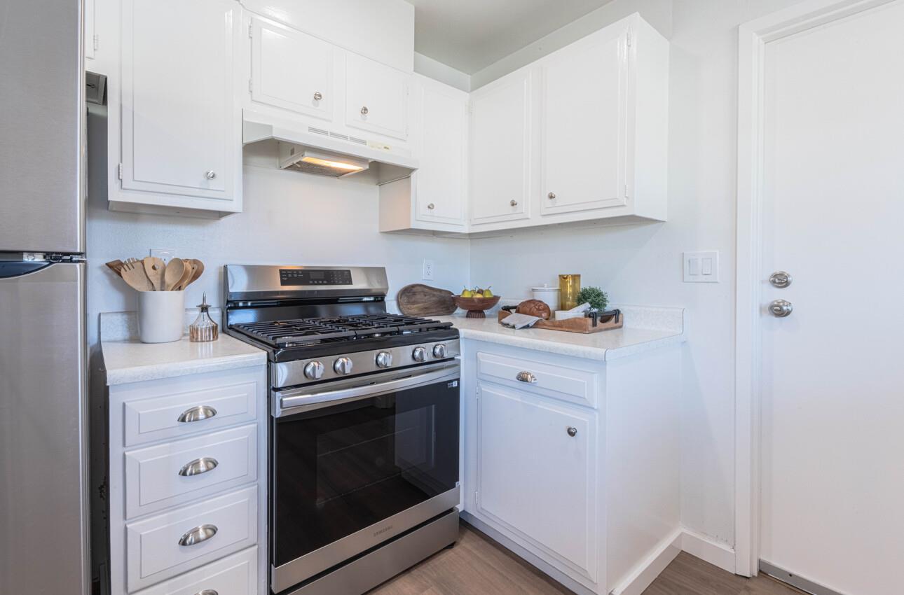 Detail Gallery Image 12 of 33 For 120 Hathaway Ave, Watsonville,  CA 95076 - 3 Beds | 2 Baths