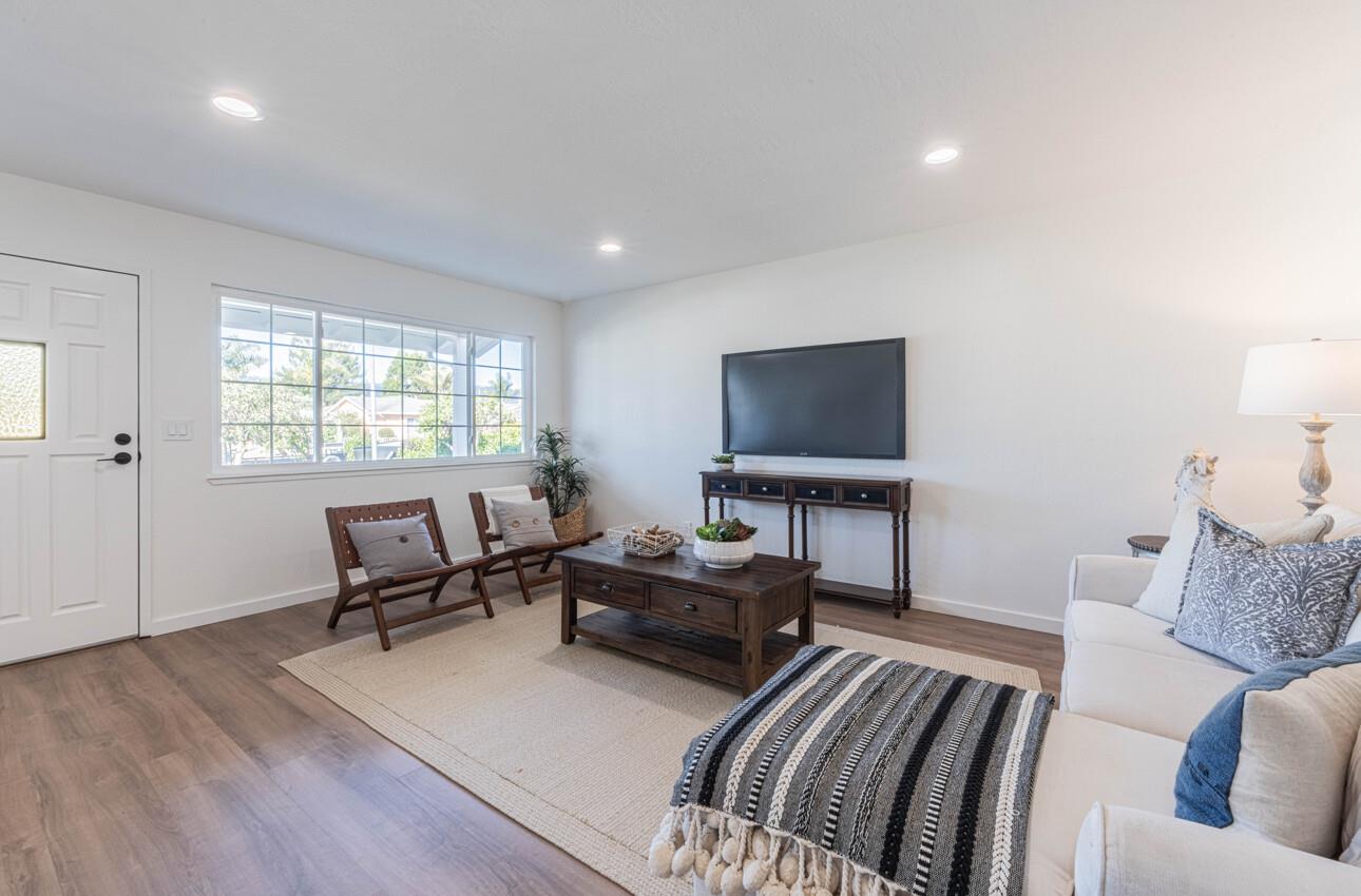 Detail Gallery Image 8 of 33 For 120 Hathaway Ave, Watsonville,  CA 95076 - 3 Beds | 2 Baths