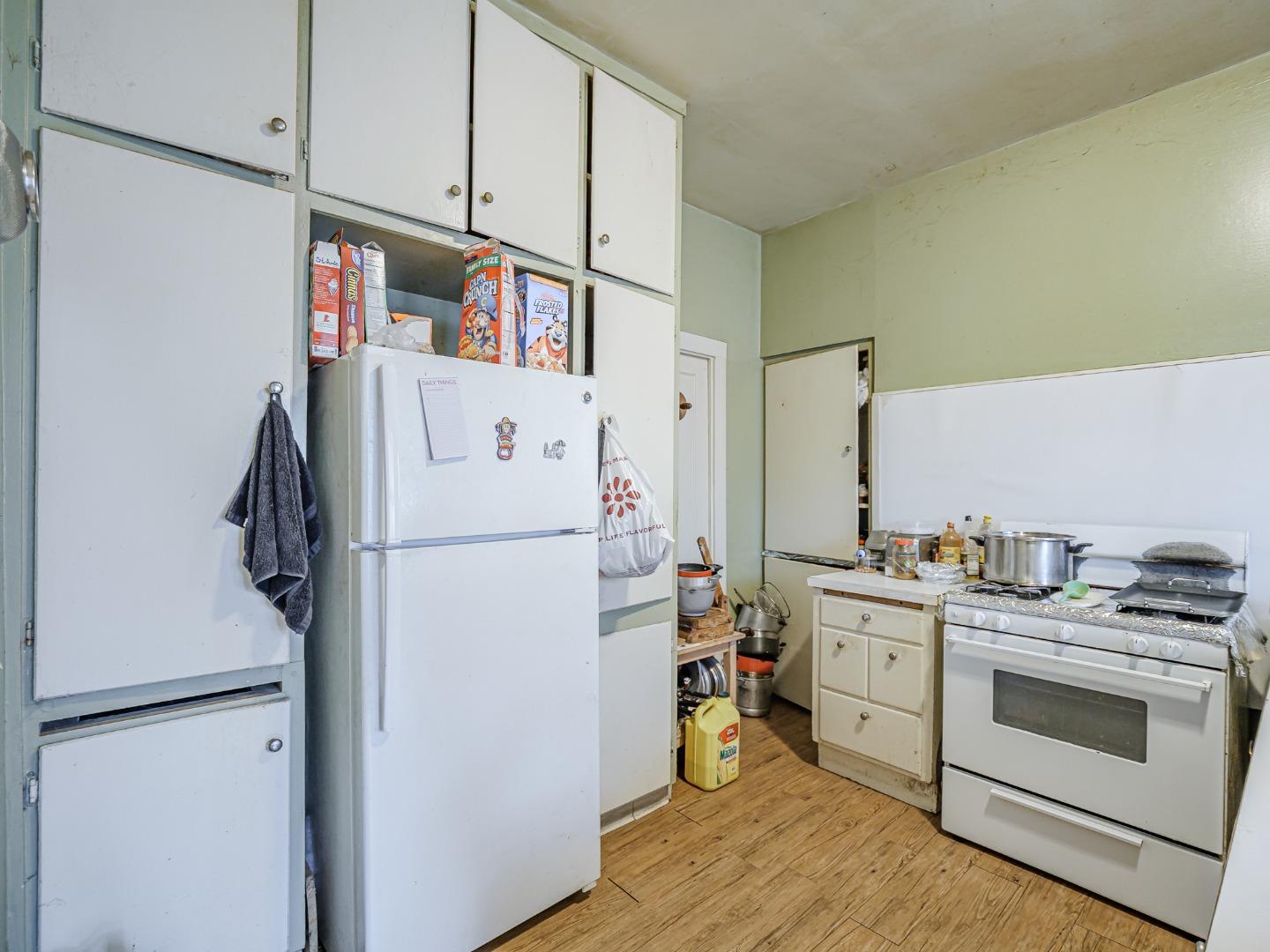 Detail Gallery Image 4 of 54 For 215 Palm Ave, Watsonville,  CA 95076 - – Beds | – Baths