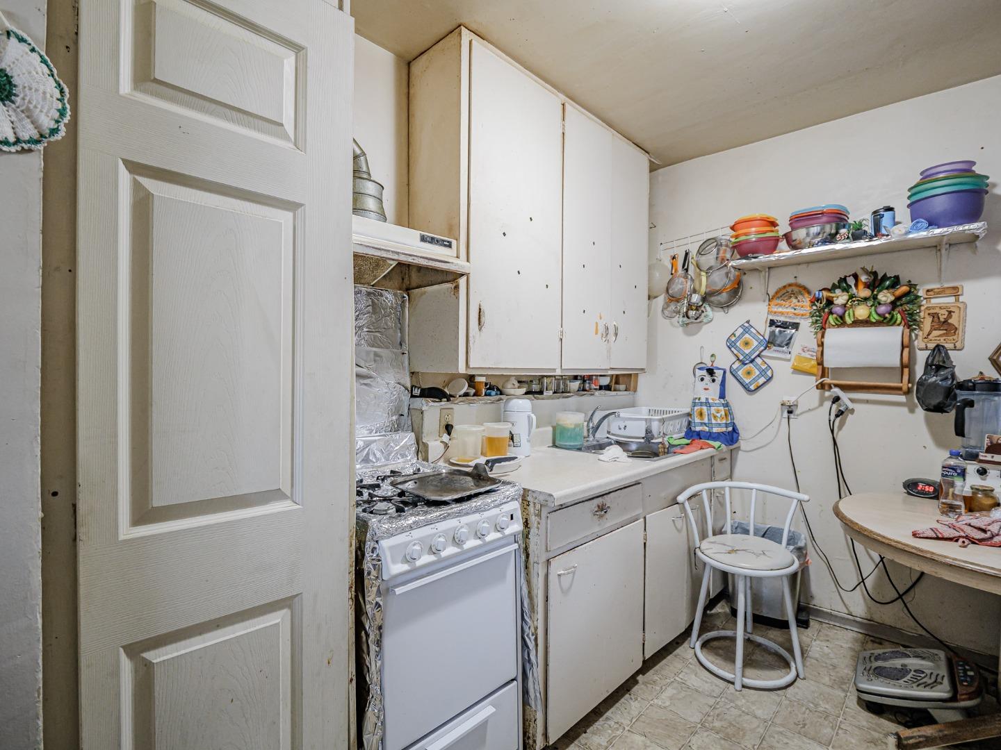 Detail Gallery Image 6 of 54 For 215 Palm Ave, Watsonville,  CA 95076 - – Beds | – Baths