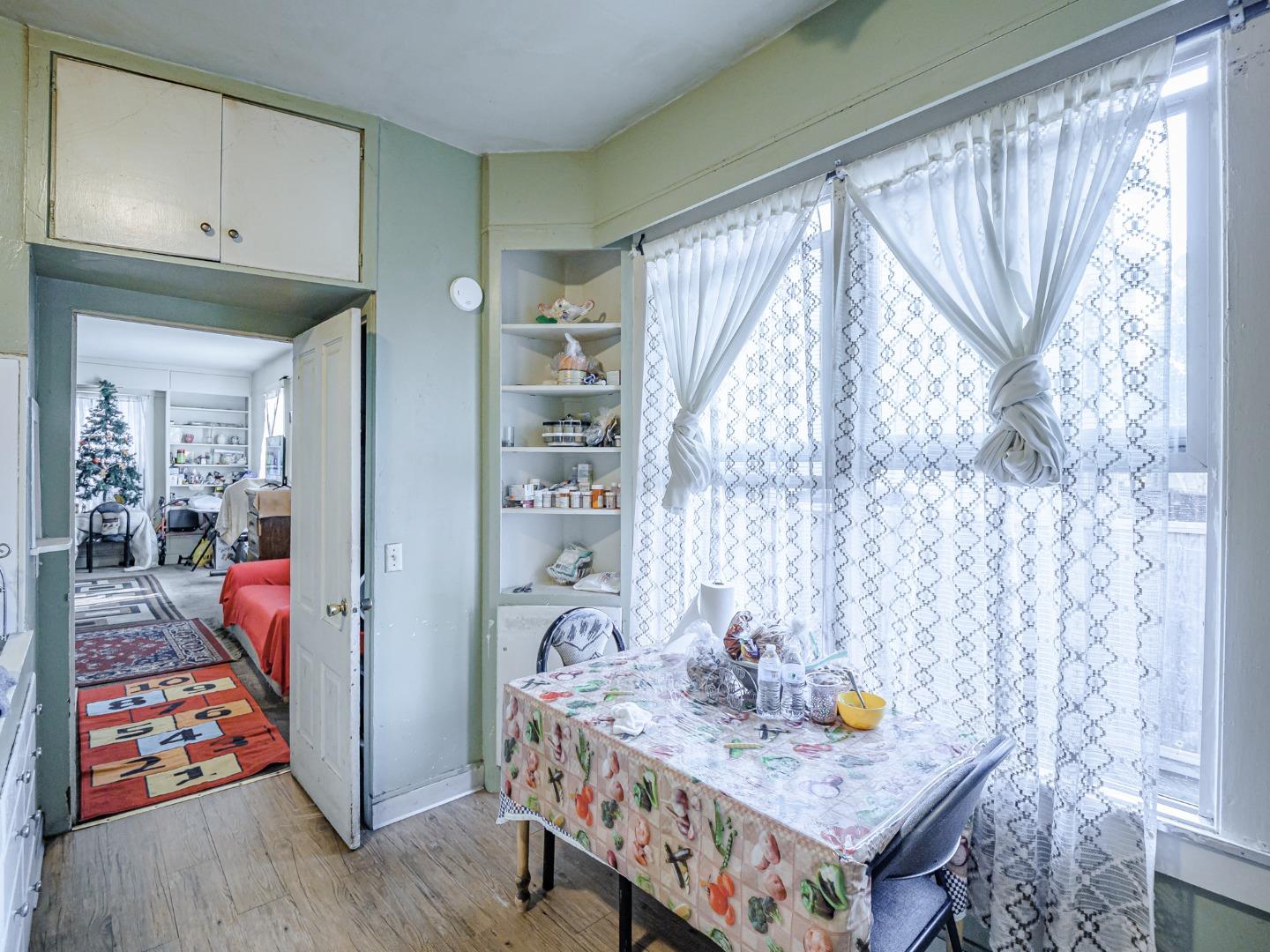 Detail Gallery Image 9 of 54 For 215 Palm Ave, Watsonville,  CA 95076 - – Beds | – Baths