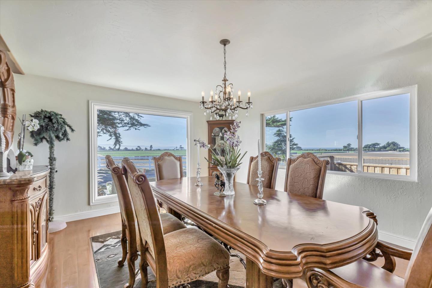 Detail Gallery Image 10 of 57 For 268 Giberson Rd, Moss Landing,  CA 95039 - 5 Beds | 4 Baths
