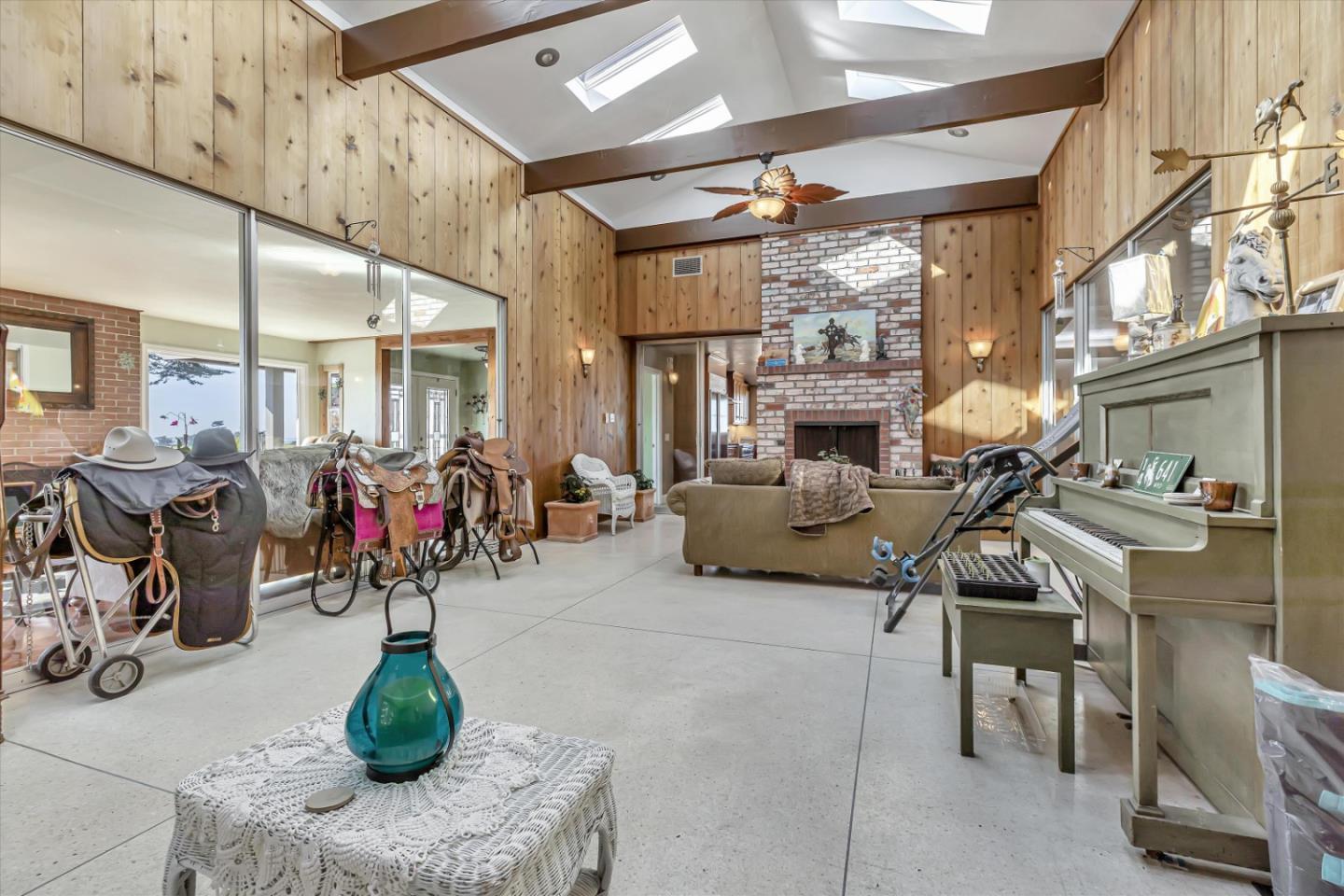 Detail Gallery Image 14 of 57 For 268 Giberson Rd, Moss Landing,  CA 95039 - 5 Beds | 4 Baths