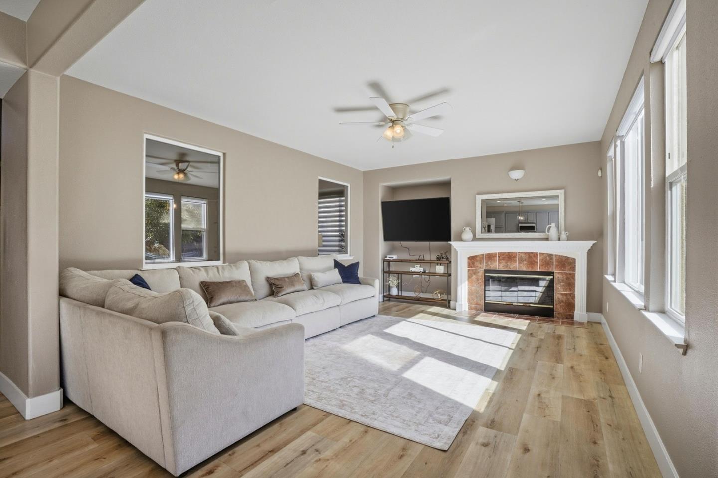 Detail Gallery Image 14 of 47 For 2510 Vallecito Way, Antioch,  CA 94531 - 5 Beds | 3 Baths