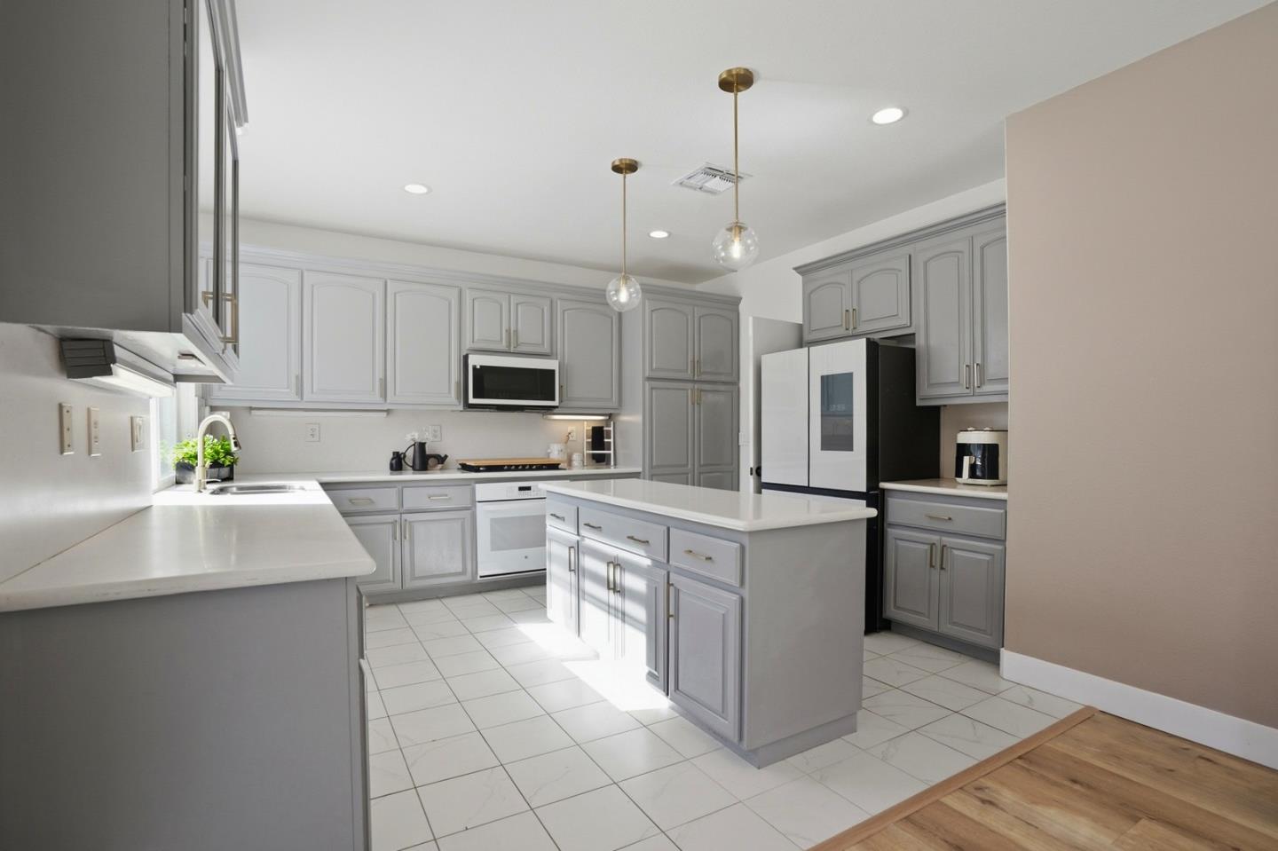 Detail Gallery Image 20 of 47 For 2510 Vallecito Way, Antioch,  CA 94531 - 5 Beds | 3 Baths