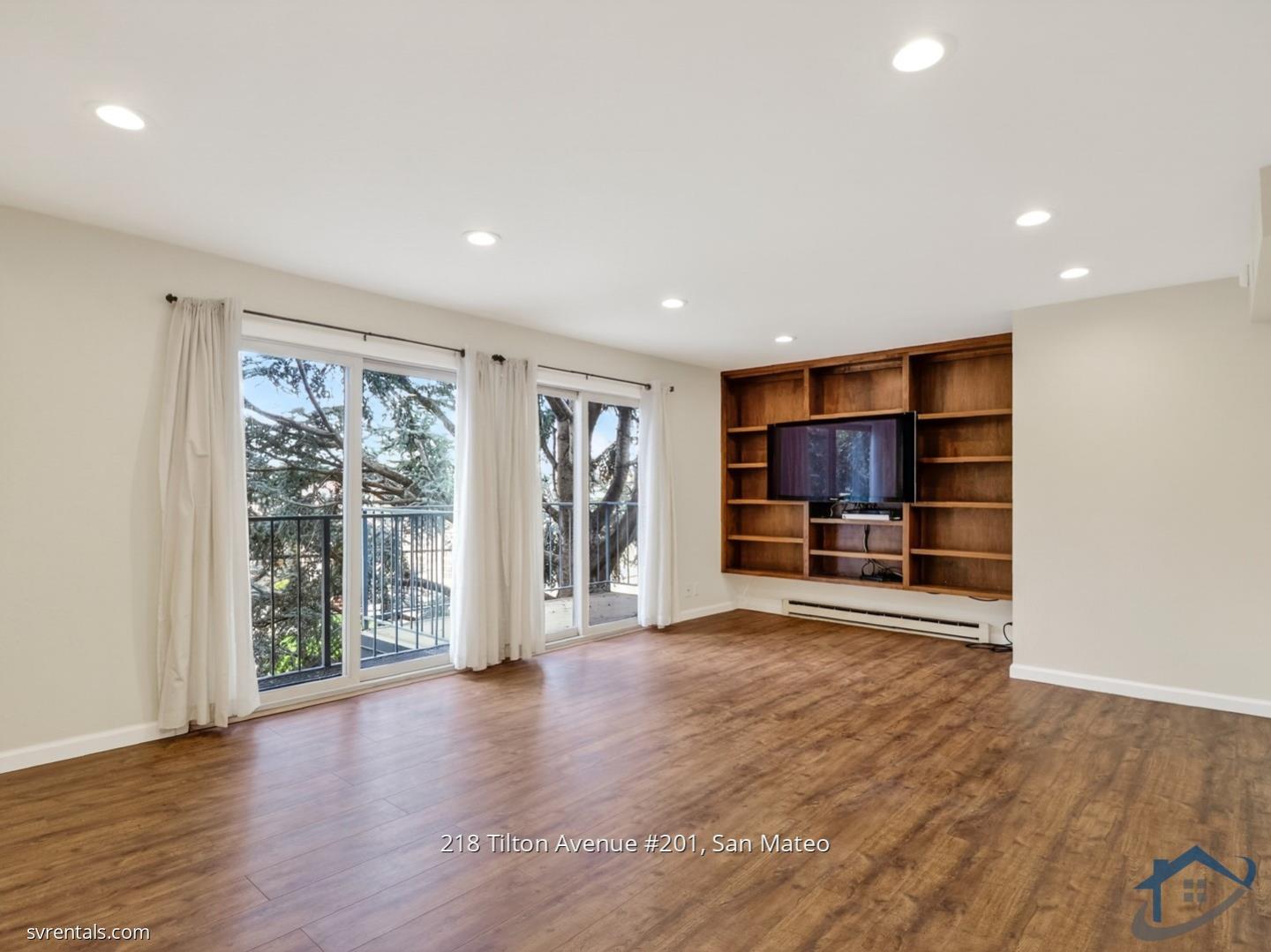 Detail Gallery Image 2 of 26 For 218 Tilton Ave #201,  San Mateo,  CA 94401 - 2 Beds | 2 Baths