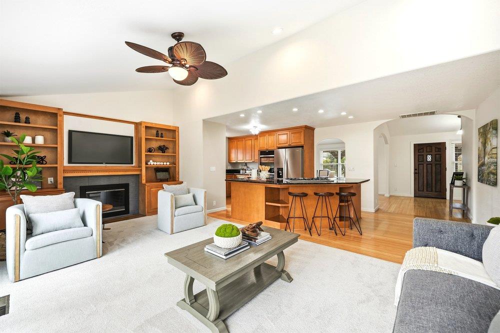 Detail Gallery Image 10 of 31 For 500 La Canada Ct, Morgan Hill,  CA 95037 - 4 Beds | 3 Baths