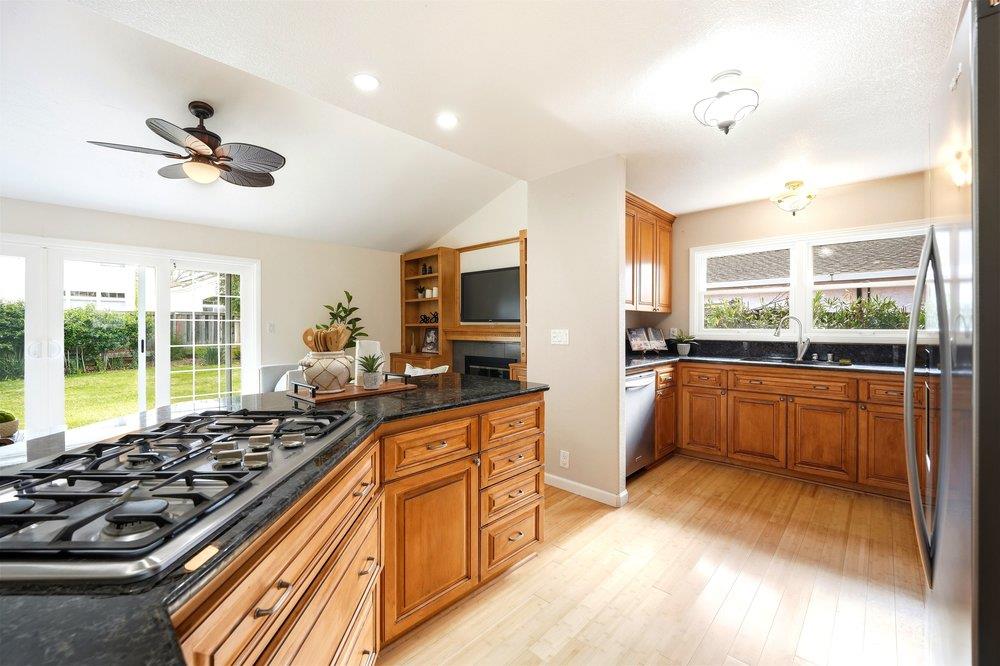 Detail Gallery Image 7 of 31 For 500 La Canada Ct, Morgan Hill,  CA 95037 - 4 Beds | 3 Baths