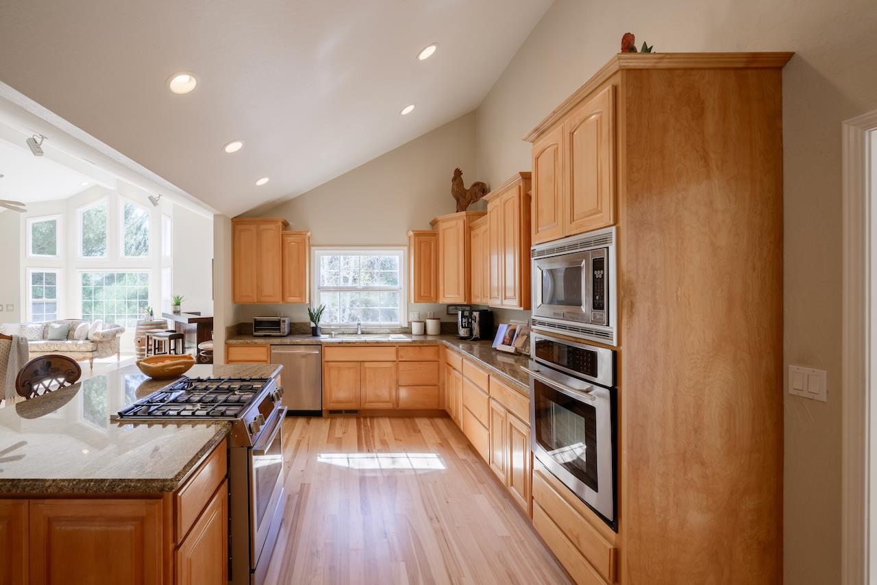 Detail Gallery Image 46 of 116 For 225 Nelson Rd, Scotts Valley,  CA 95066 - 5 Beds | 3 Baths