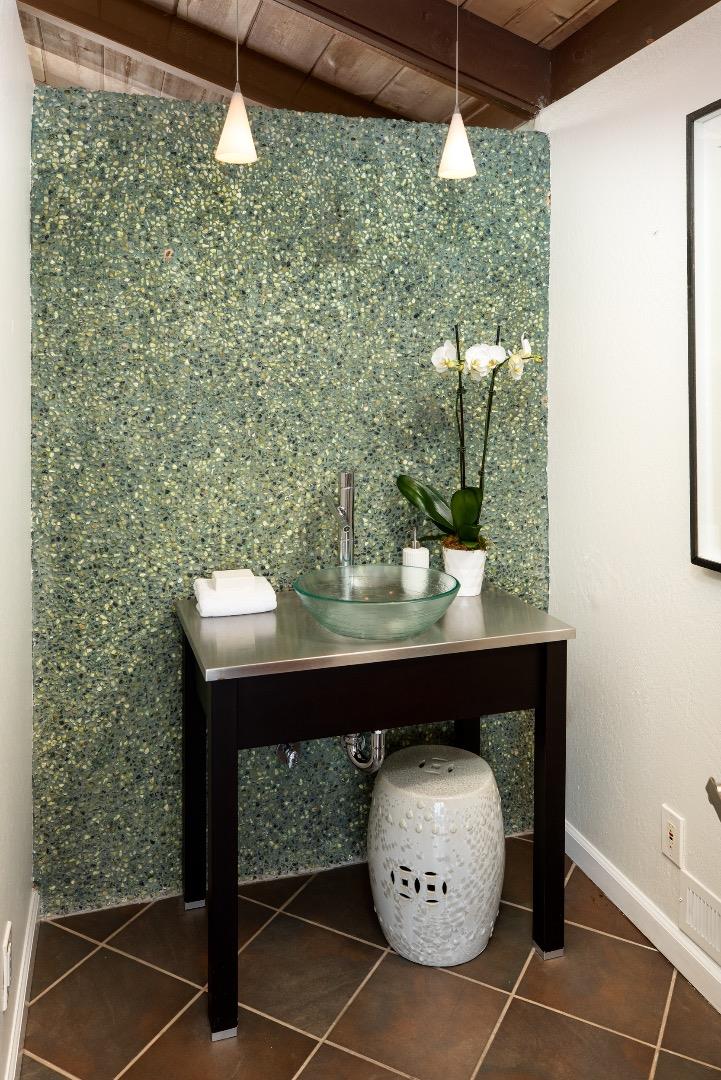 Detail Gallery Image 10 of 34 For 24793 Northcrest Ln, Los Altos Hills,  CA 94024 - 4 Beds | 2/1 Baths