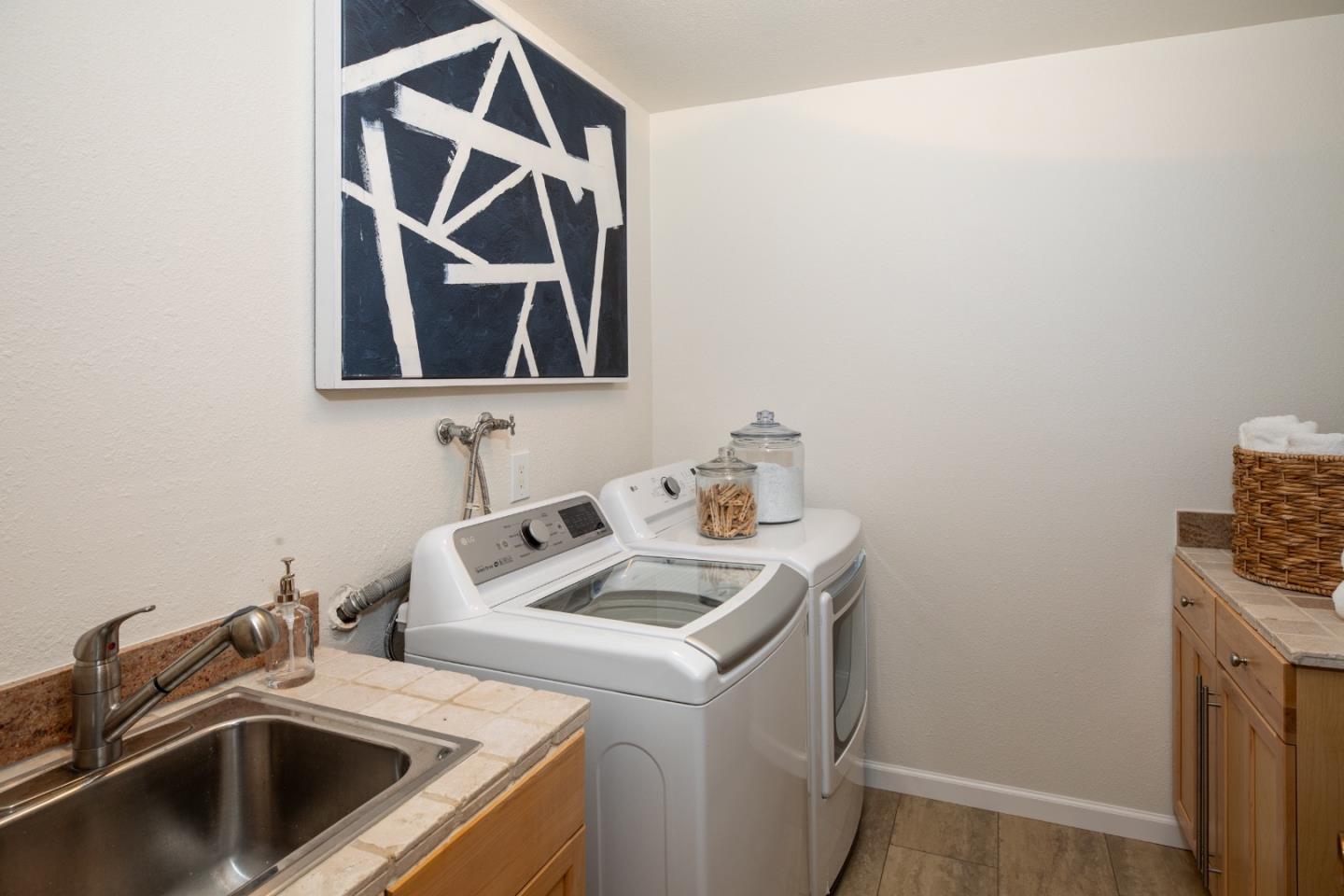 Detail Gallery Image 22 of 34 For 24793 Northcrest Ln, Los Altos Hills,  CA 94024 - 4 Beds | 2/1 Baths