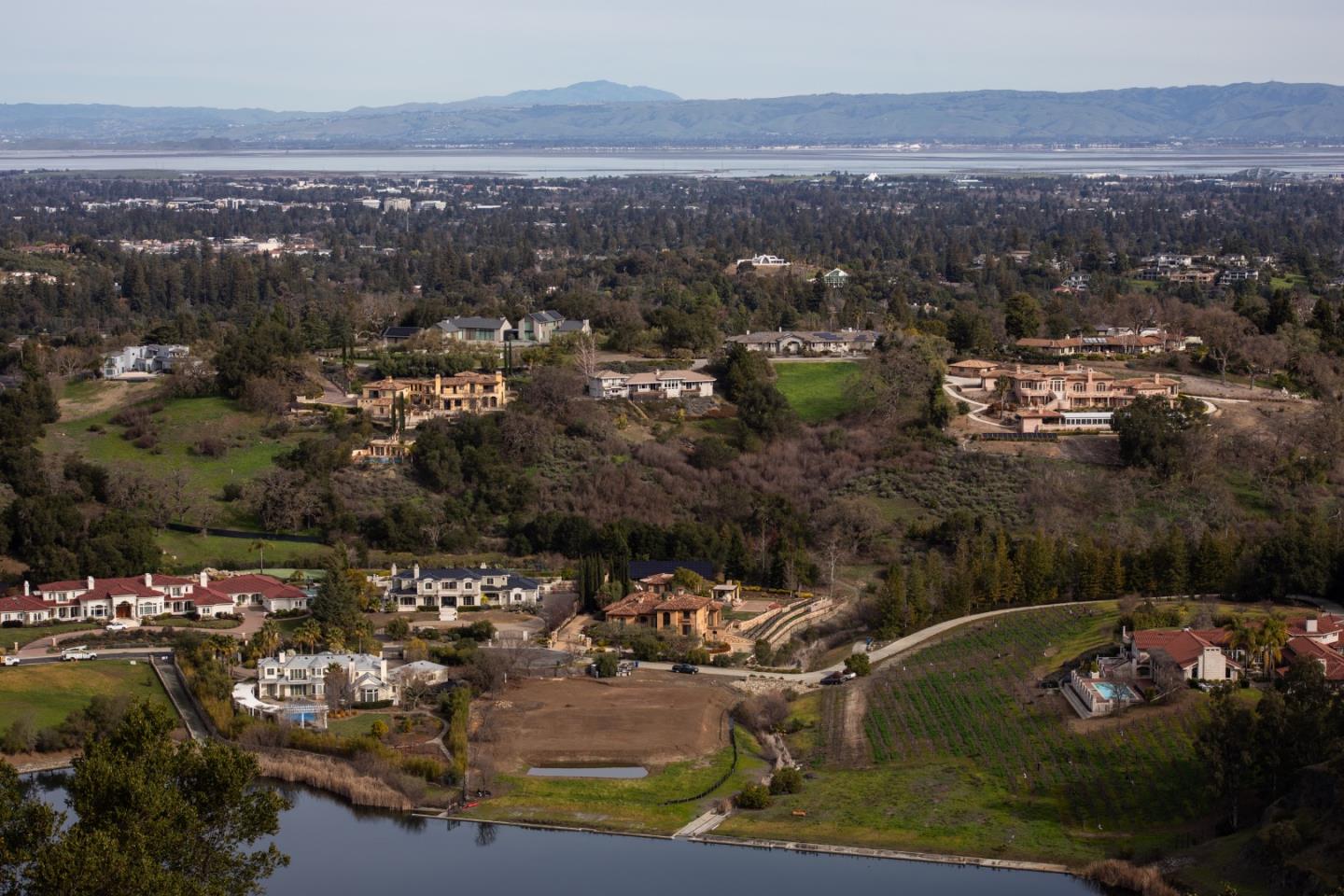 Detail Gallery Image 30 of 34 For 24793 Northcrest Ln, Los Altos Hills,  CA 94024 - 4 Beds | 2/1 Baths