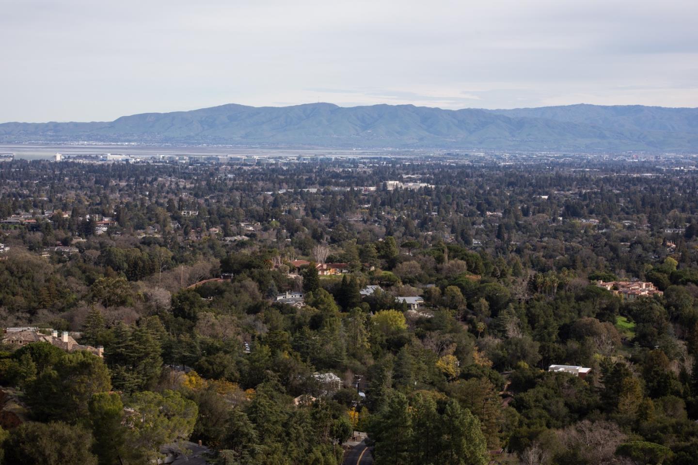 Detail Gallery Image 32 of 34 For 24793 Northcrest Ln, Los Altos Hills,  CA 94024 - 4 Beds | 2/1 Baths