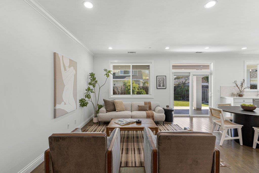 Detail Gallery Image 18 of 66 For 480 Rosewood, San Jose,  CA 95117 - 5 Beds | 4 Baths