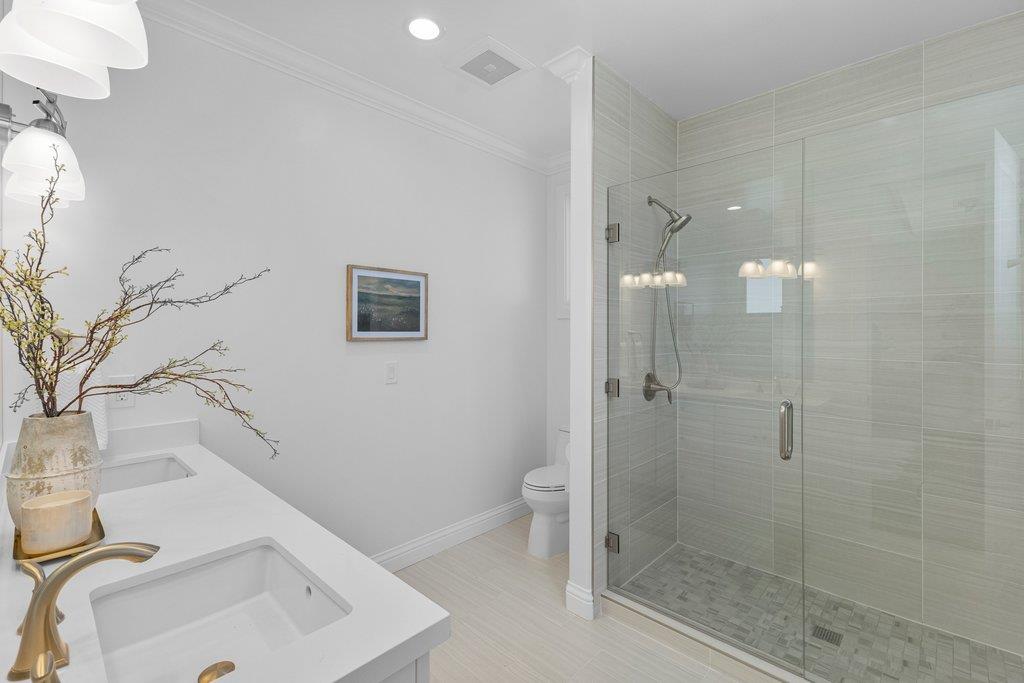 Detail Gallery Image 37 of 66 For 480 Rosewood, San Jose,  CA 95117 - 5 Beds | 4 Baths