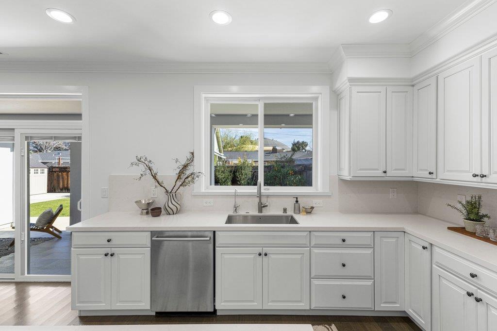 Detail Gallery Image 41 of 66 For 480 Rosewood, San Jose,  CA 95117 - 5 Beds | 4 Baths