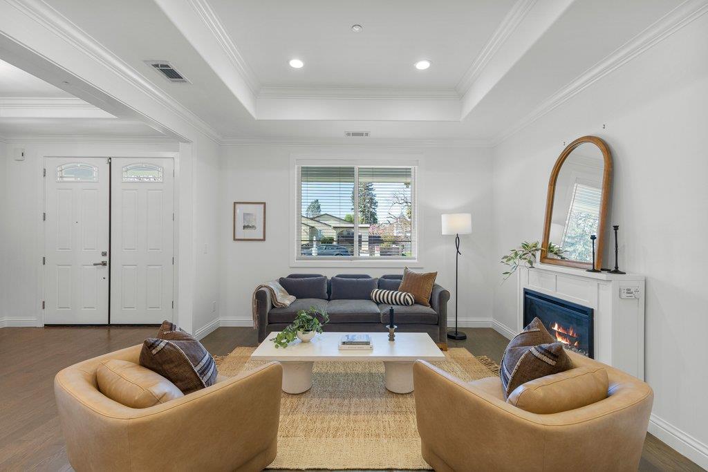 Detail Gallery Image 9 of 66 For 480 Rosewood, San Jose,  CA 95117 - 5 Beds | 4 Baths