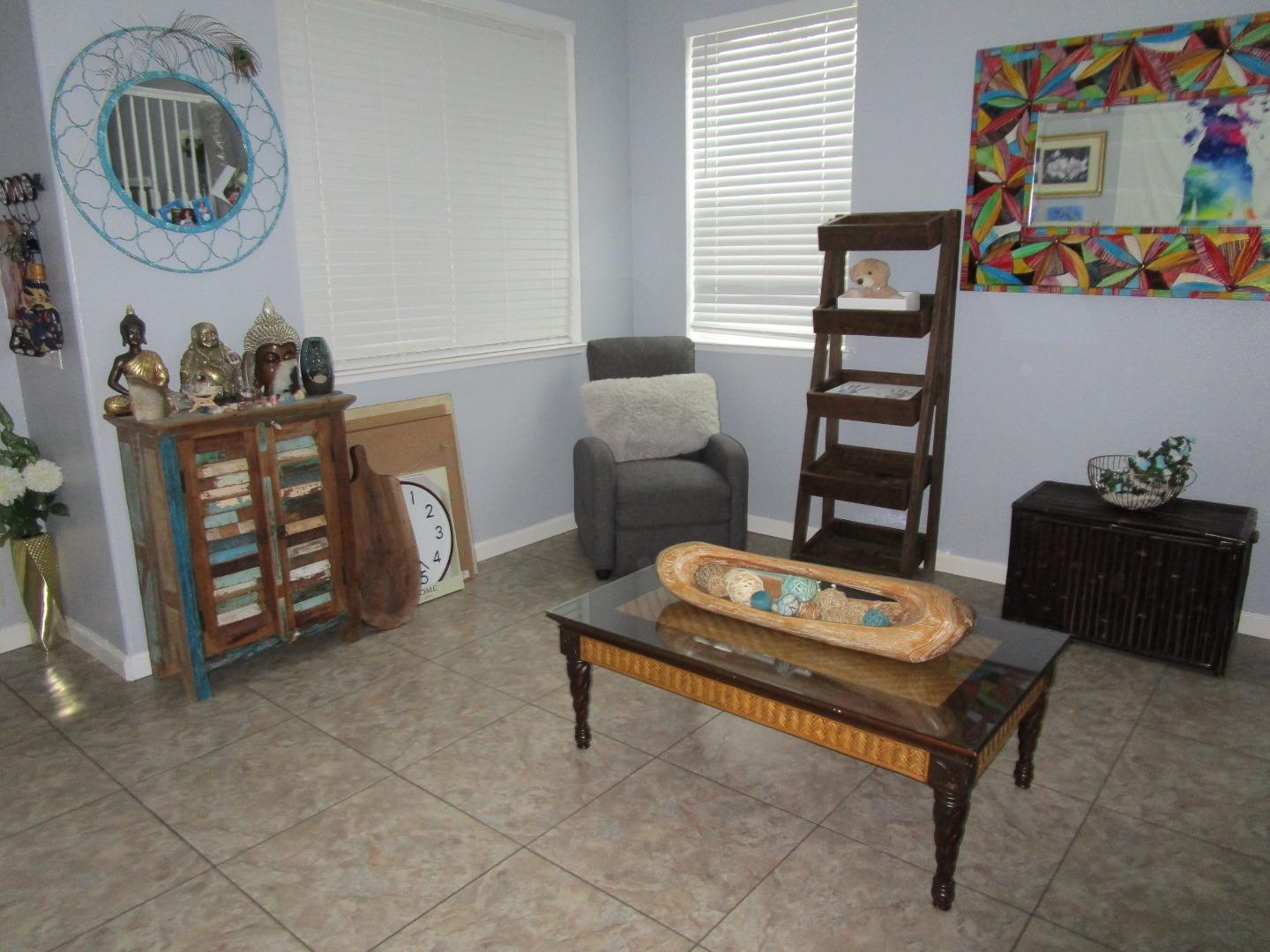 Detail Gallery Image 7 of 16 For 413 Hydrangea Ct, Merced,  CA 95341 - 4 Beds | 2/1 Baths