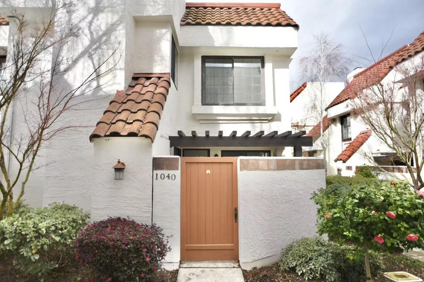 Detail Gallery Image 3 of 16 For 1040 Chula Vista Ter, Sunnyvale,  CA 94086 - 2 Beds | 2/1 Baths