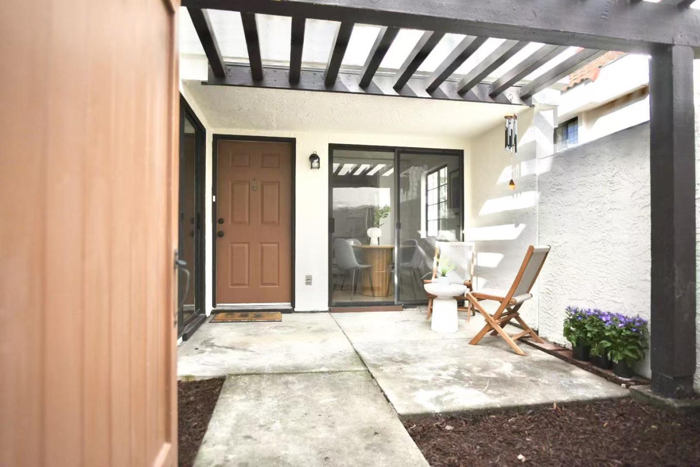 Detail Gallery Image 4 of 16 For 1040 Chula Vista Ter, Sunnyvale,  CA 94086 - 2 Beds | 2/1 Baths