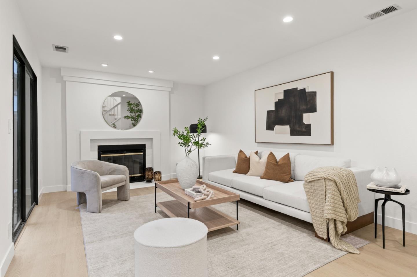 Detail Gallery Image 6 of 16 For 1040 Chula Vista Ter, Sunnyvale,  CA 94086 - 2 Beds | 2/1 Baths