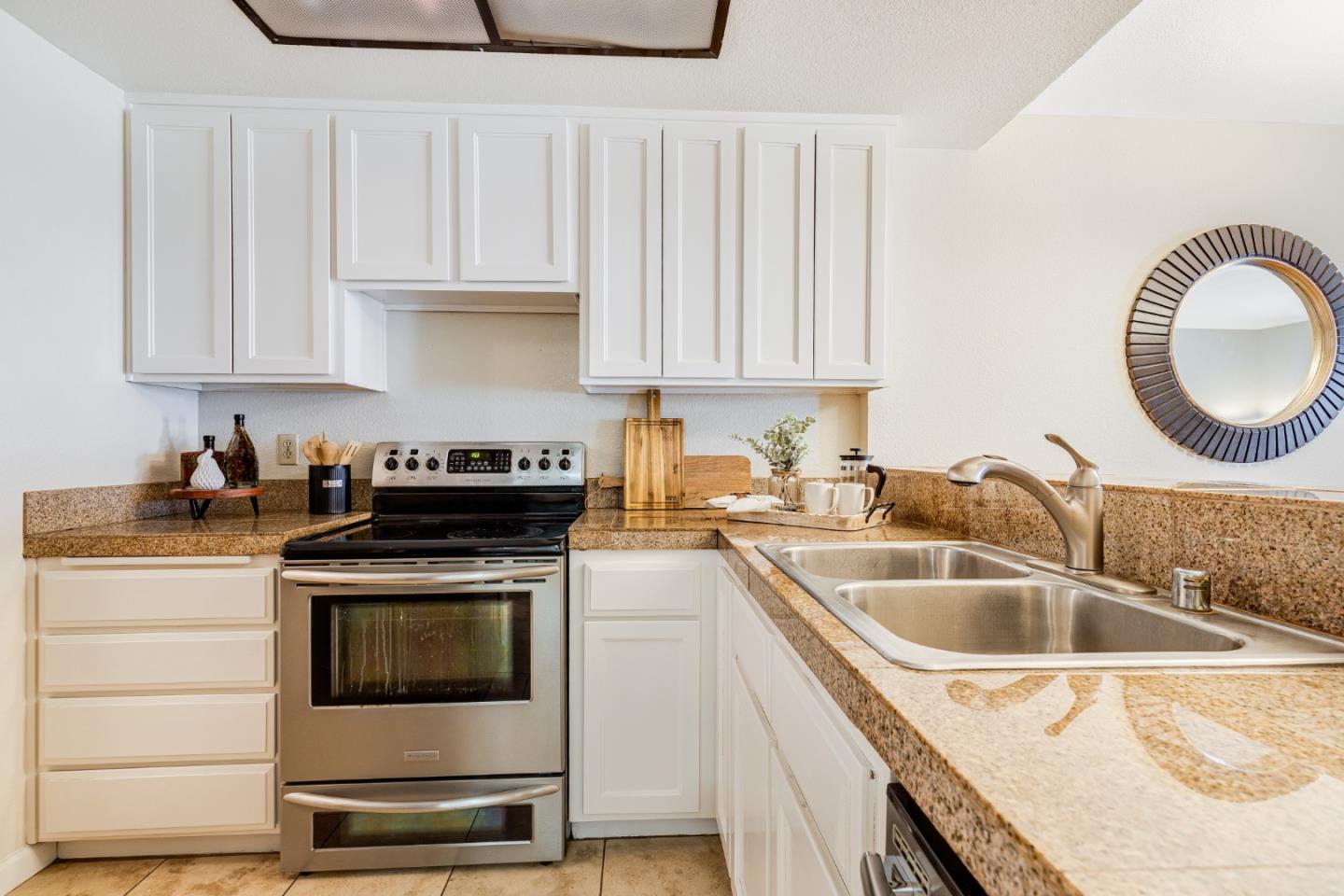 Detail Gallery Image 14 of 16 For 2197 Summerton Dr, San Jose,  CA 95122 - 2 Beds | 2/1 Baths