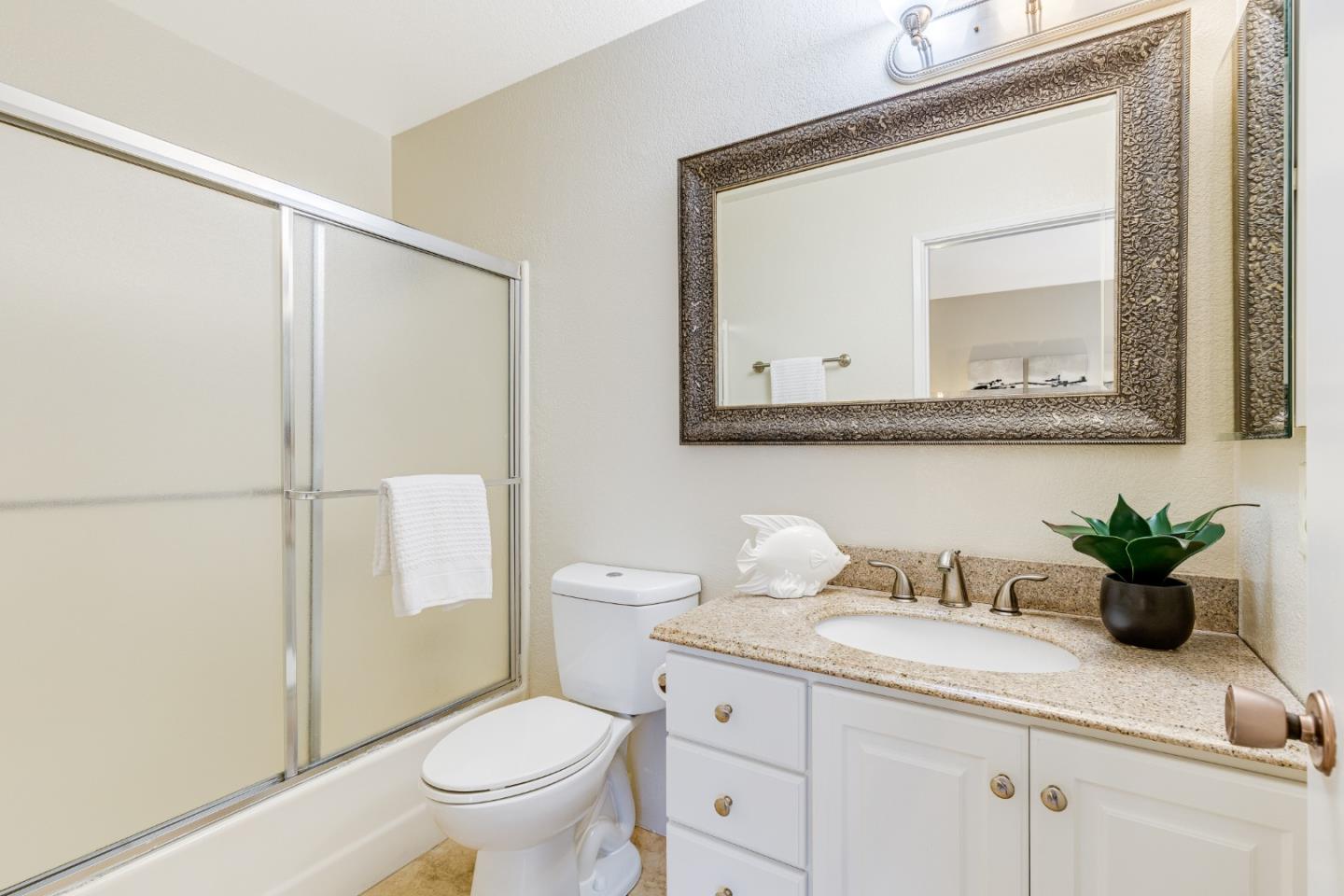 Detail Gallery Image 7 of 16 For 2197 Summerton Dr, San Jose,  CA 95122 - 2 Beds | 2/1 Baths