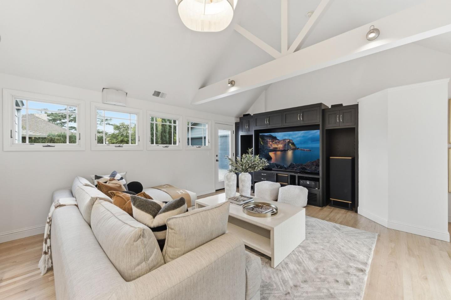 Detail Gallery Image 12 of 38 For 16508 Oleander Ave, Los Gatos,  CA 95032 - 5 Beds | 3 Baths