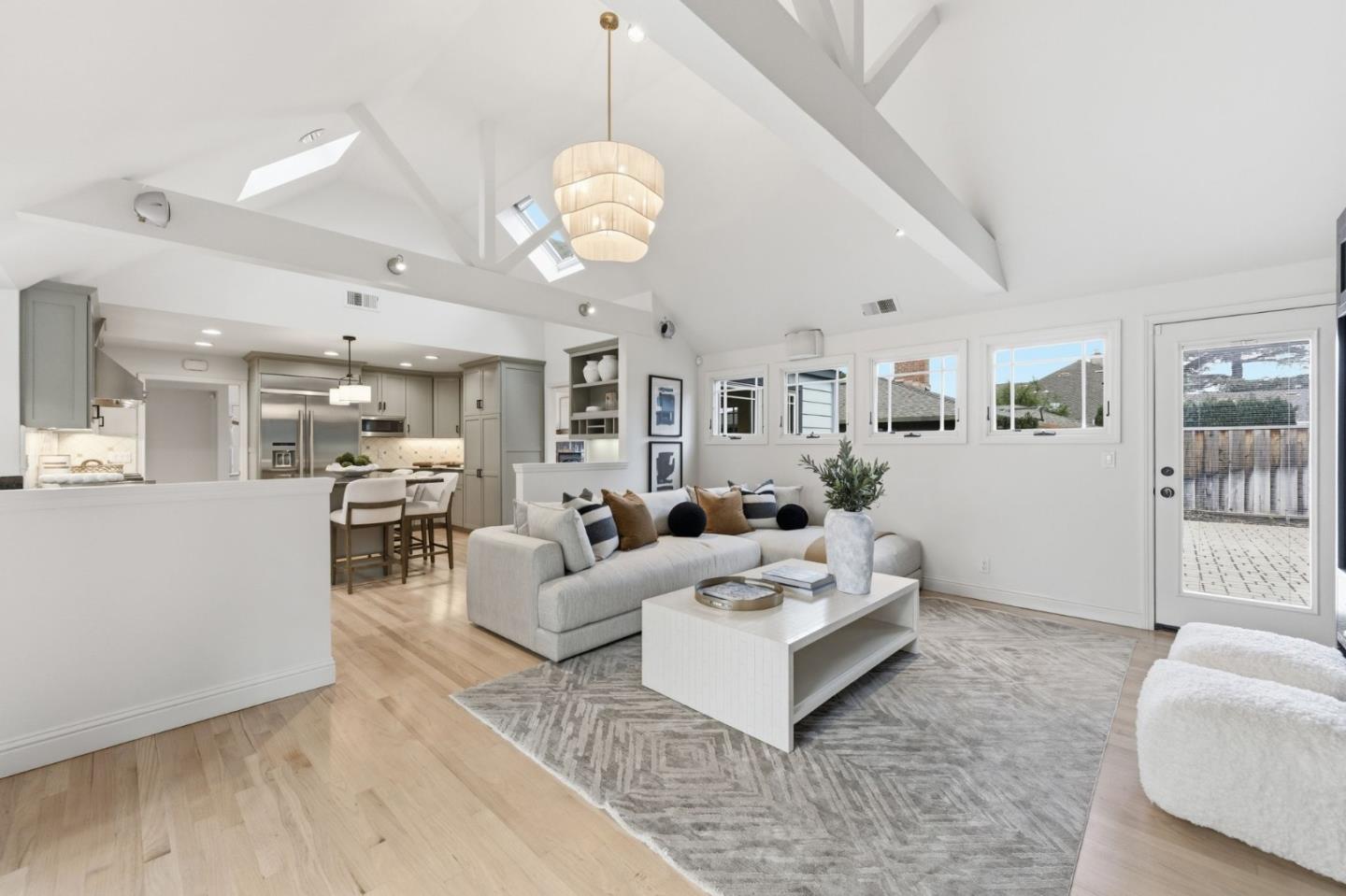 Detail Gallery Image 14 of 38 For 16508 Oleander Ave, Los Gatos,  CA 95032 - 5 Beds | 3 Baths