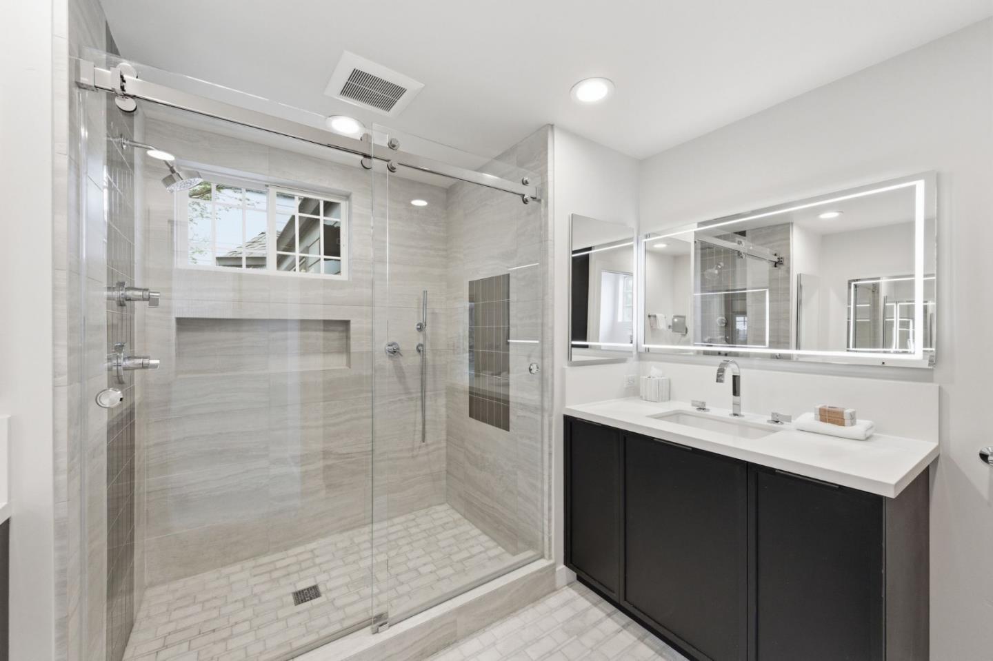 Detail Gallery Image 18 of 38 For 16508 Oleander Ave, Los Gatos,  CA 95032 - 5 Beds | 3 Baths