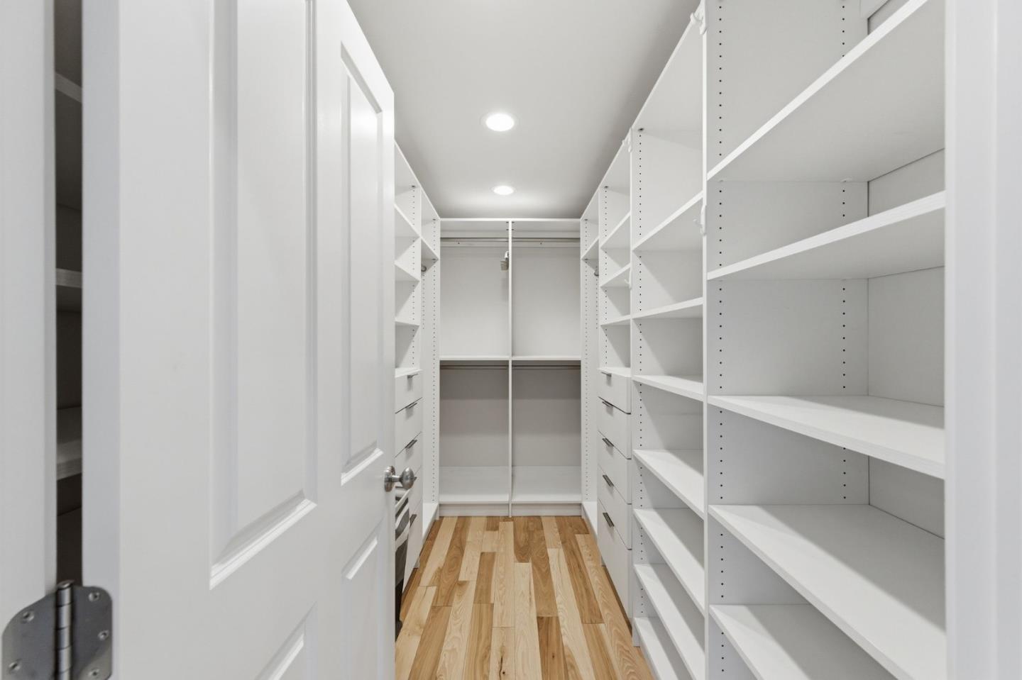 Detail Gallery Image 19 of 38 For 16508 Oleander Ave, Los Gatos,  CA 95032 - 5 Beds | 3 Baths