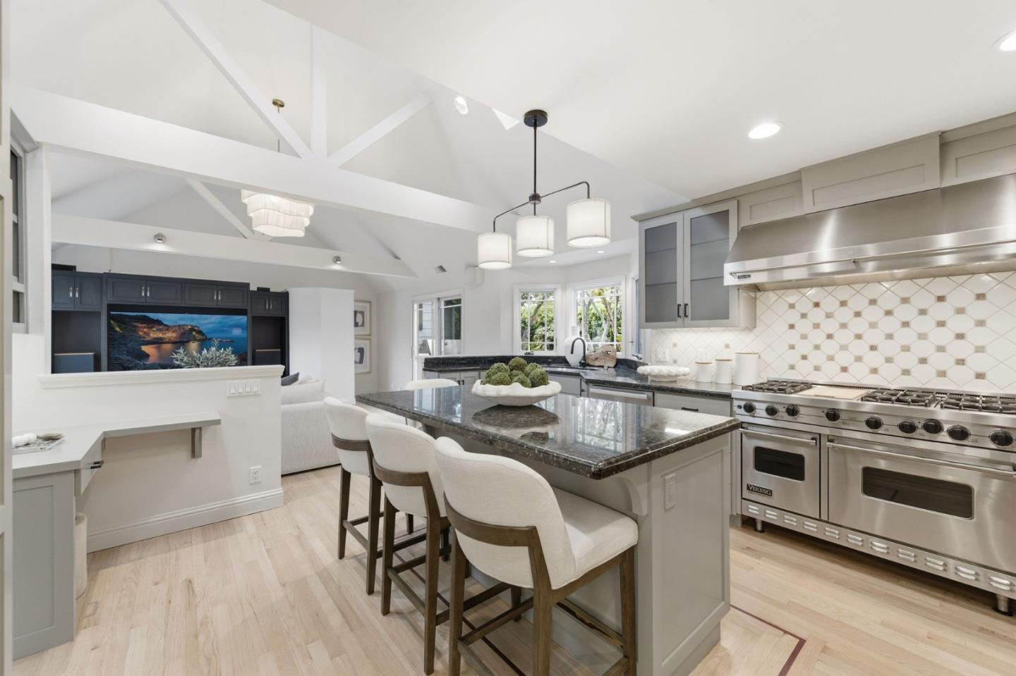 Detail Gallery Image 8 of 38 For 16508 Oleander Ave, Los Gatos,  CA 95032 - 5 Beds | 3 Baths