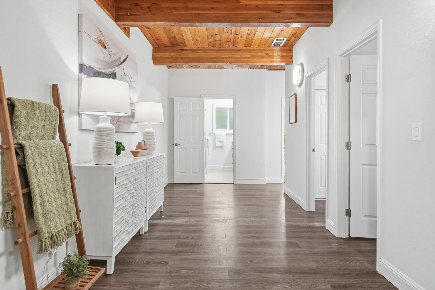 Detail Gallery Image 33 of 66 For 592 Sunnymount Ave, Sunnyvale,  CA 94087 - 5 Beds | 3 Baths