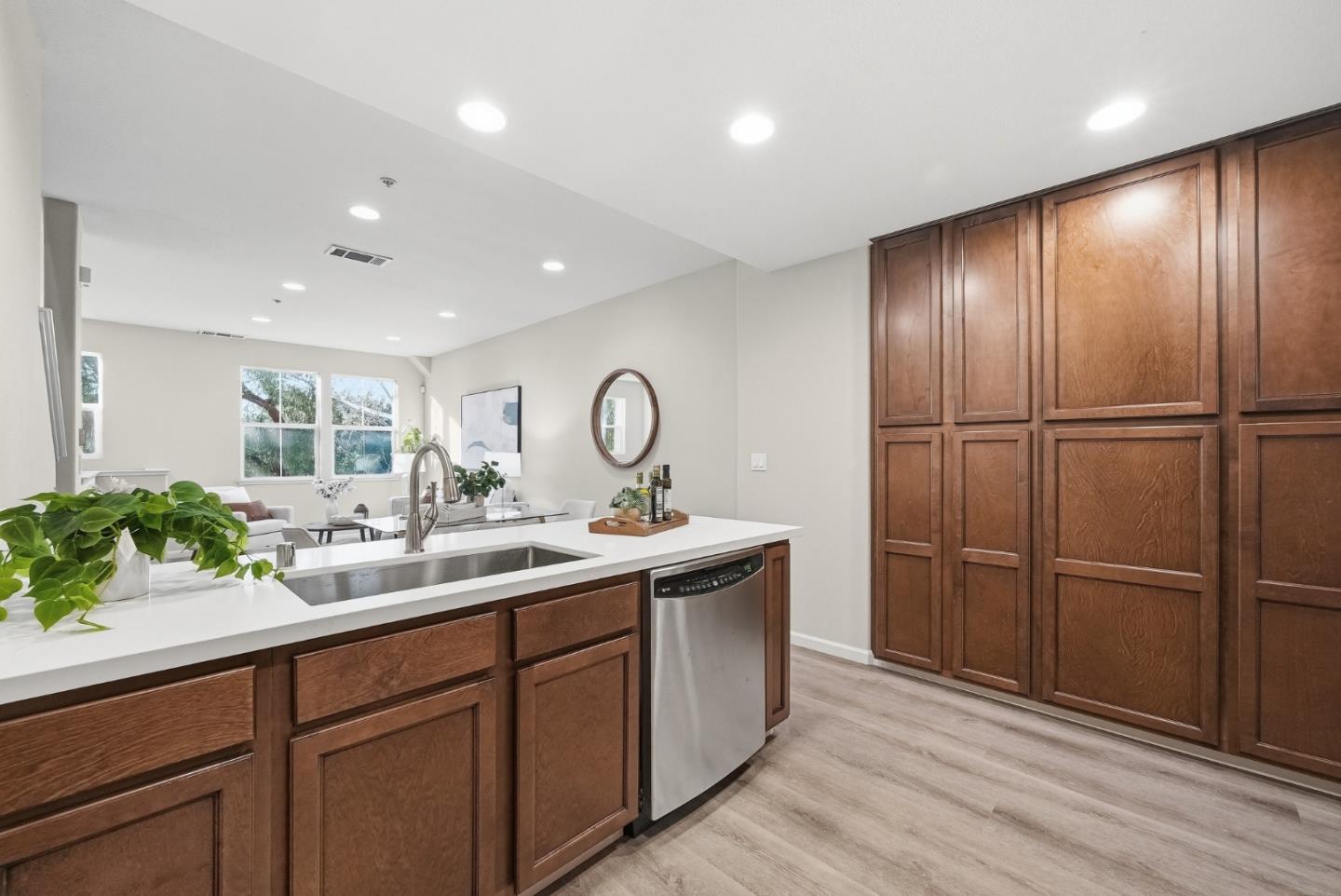 Detail Gallery Image 12 of 46 For 2518 Autumnvale Ave, San Jose,  CA 95131 - 3 Beds | 3 Baths