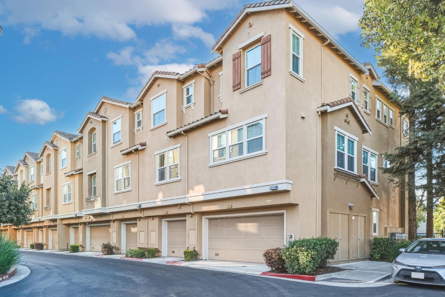 Detail Gallery Image 32 of 46 For 2518 Autumnvale Ave, San Jose,  CA 95131 - 3 Beds | 3 Baths