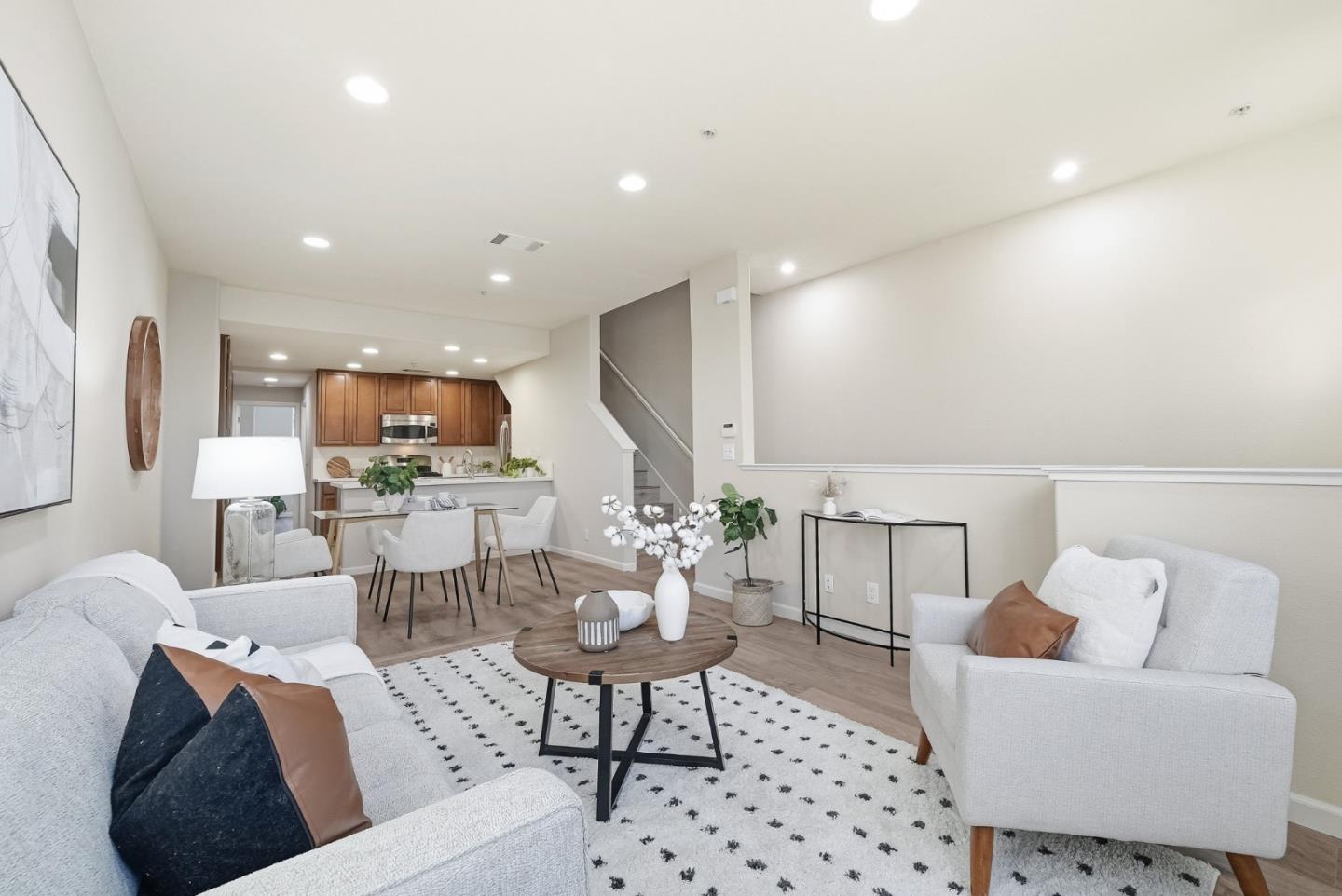 Detail Gallery Image 5 of 46 For 2518 Autumnvale Ave, San Jose,  CA 95131 - 3 Beds | 3 Baths