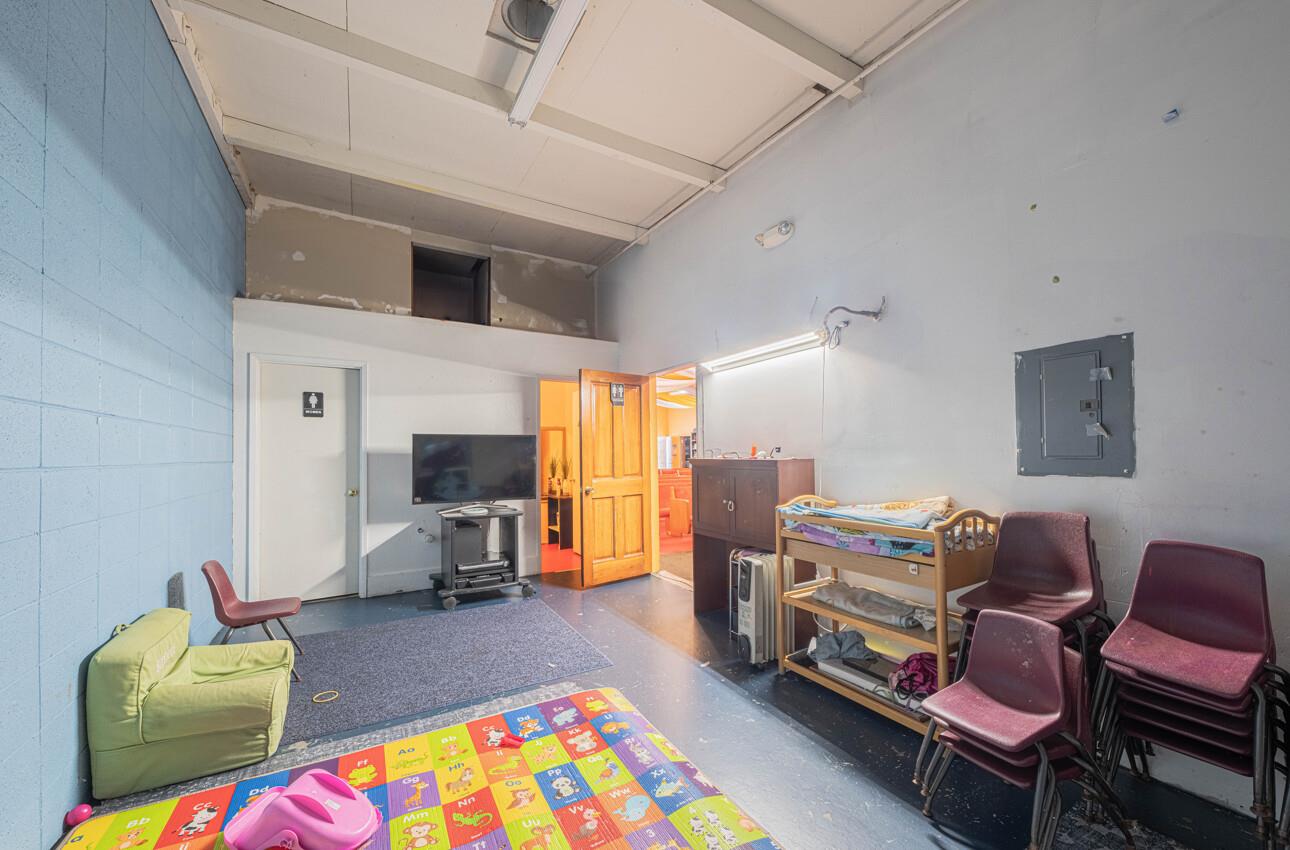 Detail Gallery Image 11 of 19 For 17 E Lake St #17,  Salinas,  CA 93901 - – Beds | – Baths