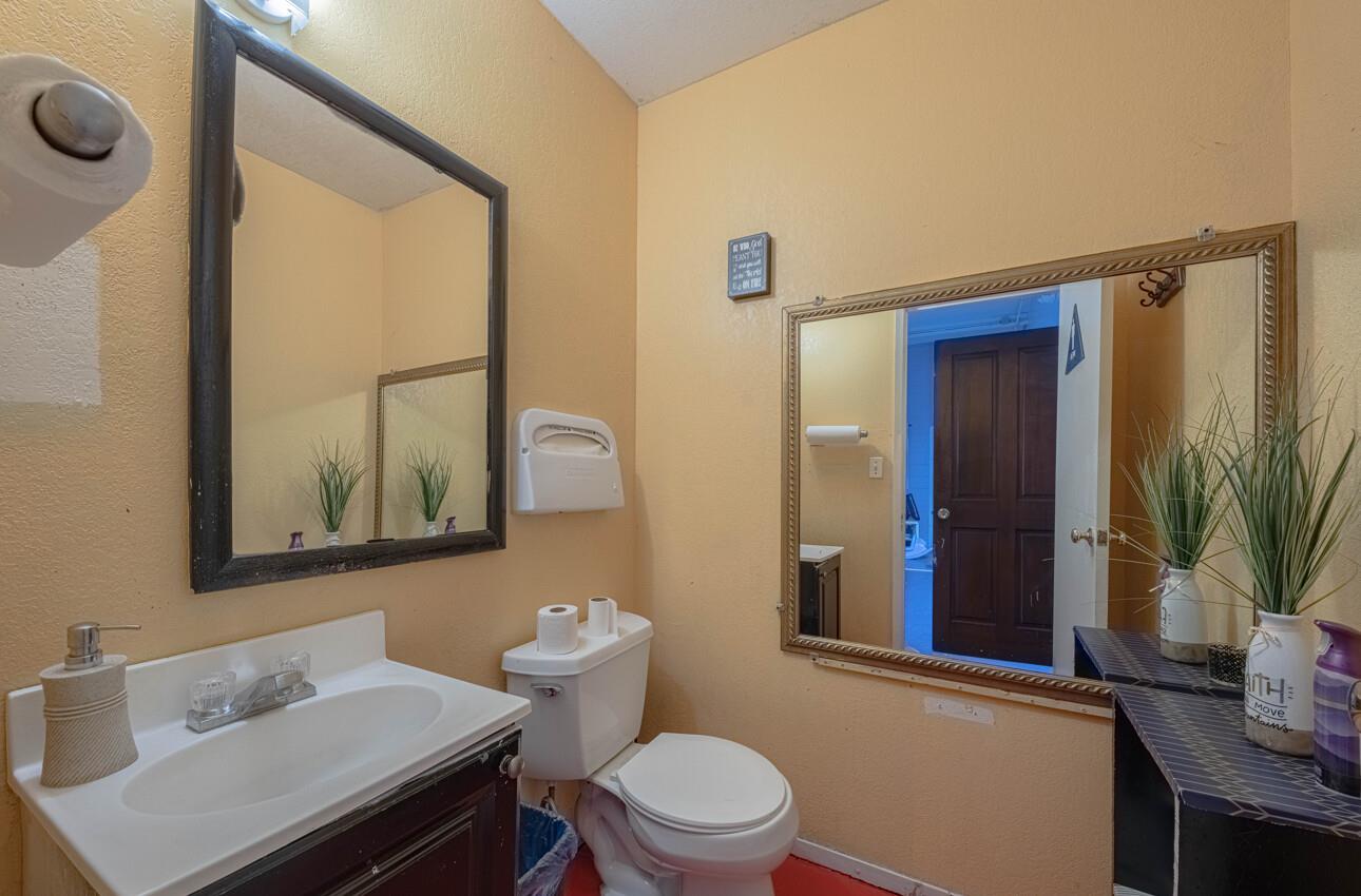 Detail Gallery Image 13 of 19 For 17 E Lake St #17,  Salinas,  CA 93901 - – Beds | – Baths