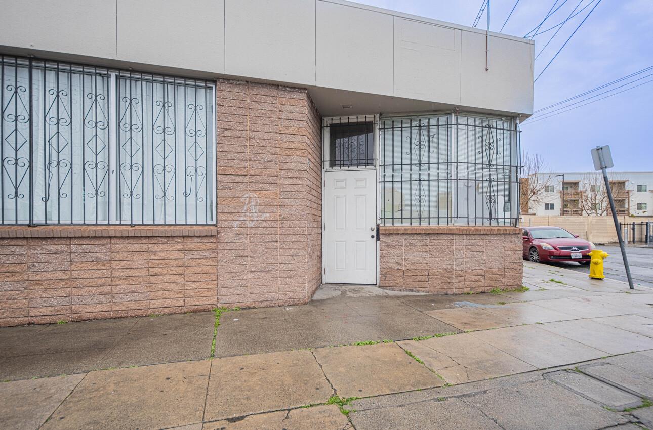 Detail Gallery Image 17 of 19 For 17 E Lake St #17,  Salinas,  CA 93901 - – Beds | – Baths