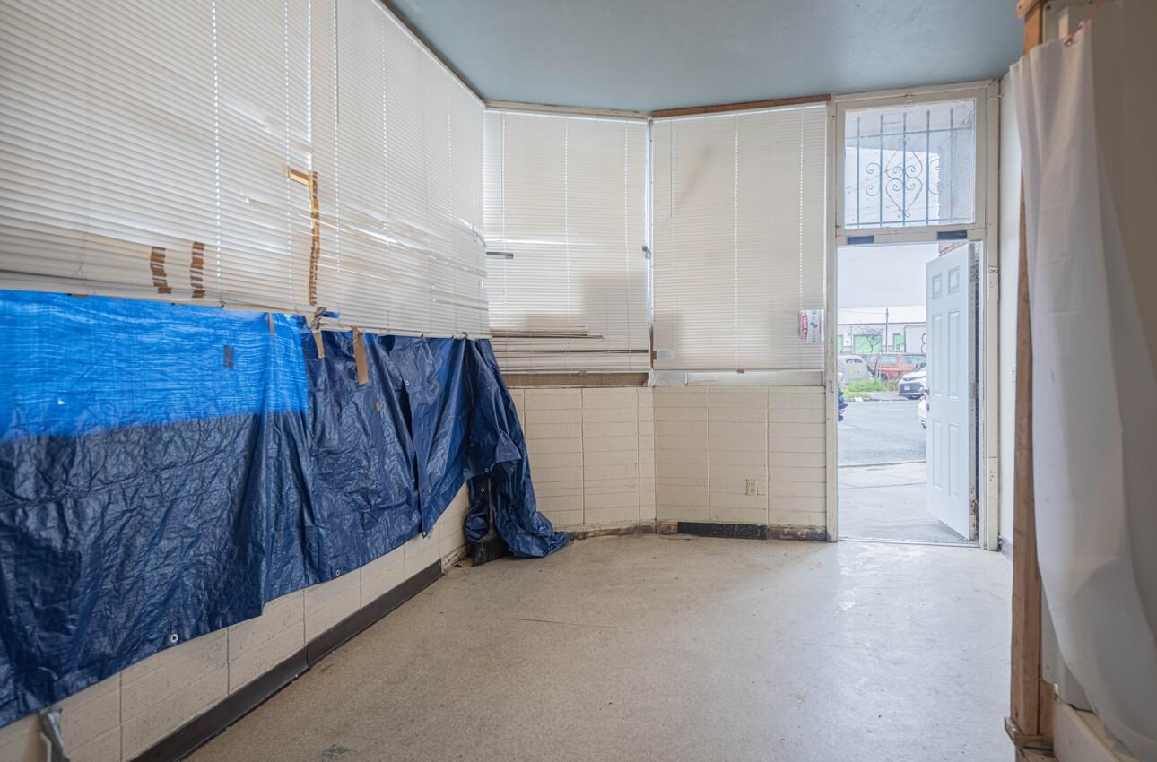 Detail Gallery Image 19 of 19 For 17 E Lake St #17,  Salinas,  CA 93901 - – Beds | – Baths