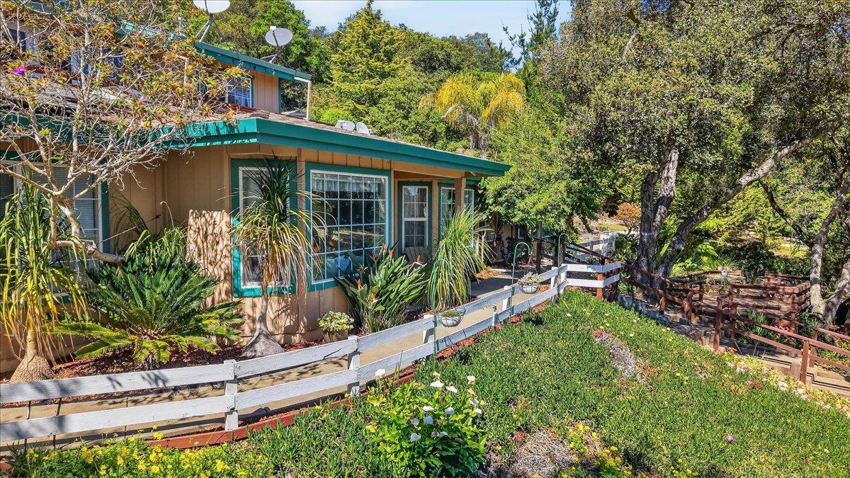 Detail Gallery Image 4 of 41 For 1222 via Del Sol Rd, Salinas,  CA 93907 - 5 Beds | 4/1 Baths