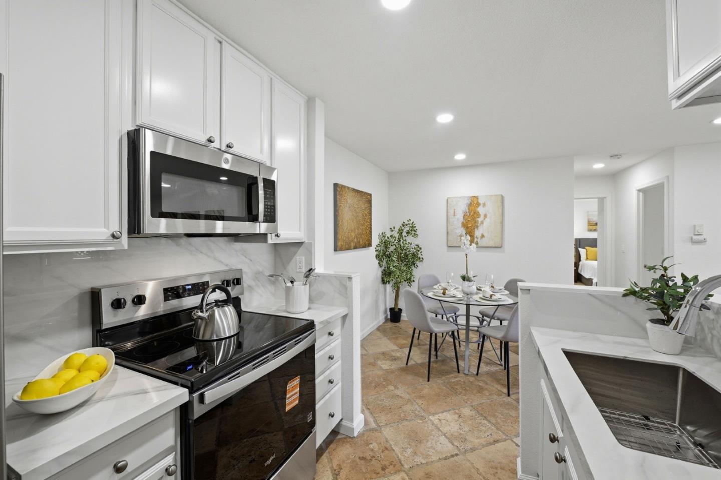 Detail Gallery Image 10 of 25 For 633 Teatree Ct, San Jose,  CA 95128 - 2 Beds | 2 Baths