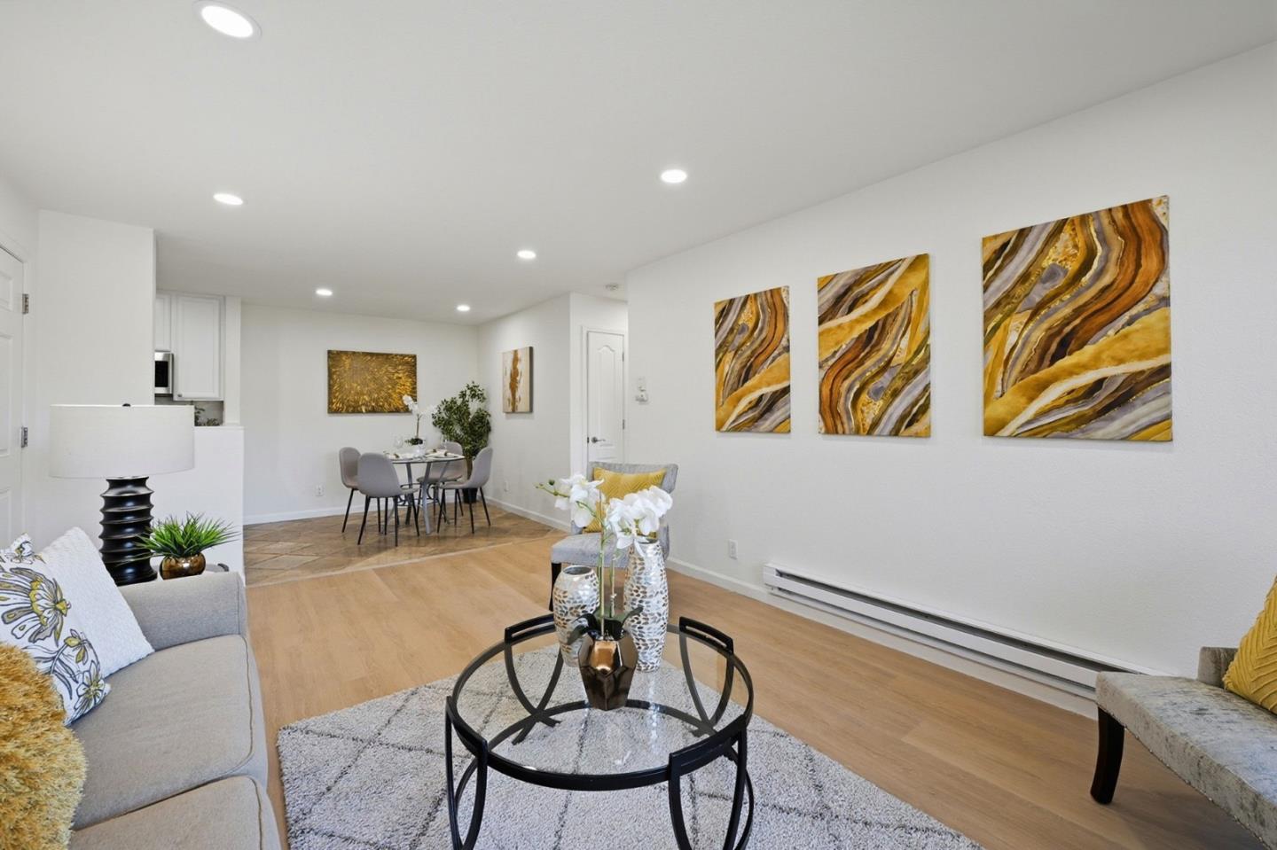 Detail Gallery Image 6 of 25 For 633 Teatree Ct, San Jose,  CA 95128 - 2 Beds | 2 Baths