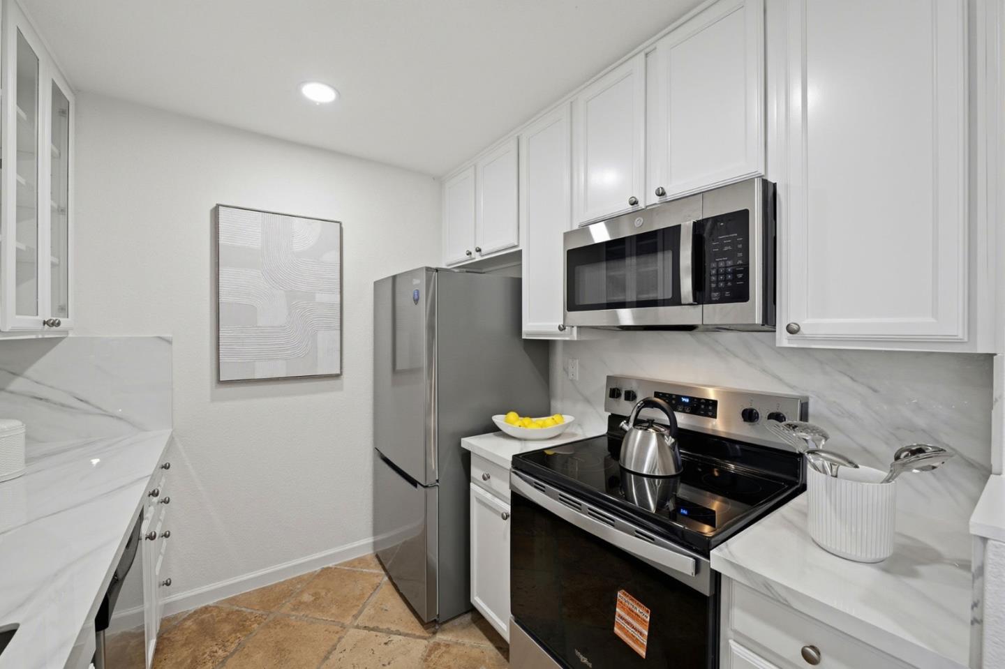 Detail Gallery Image 9 of 25 For 633 Teatree Ct, San Jose,  CA 95128 - 2 Beds | 2 Baths