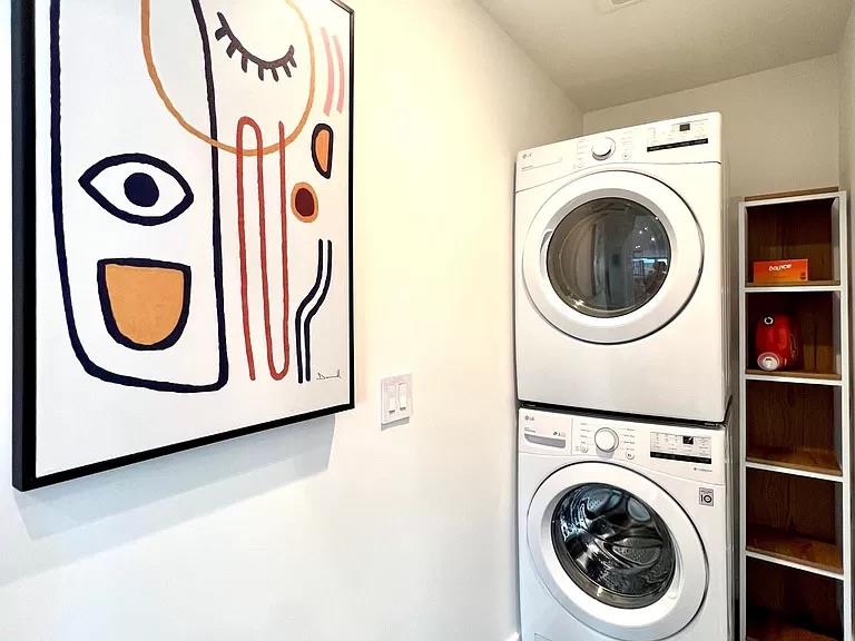 Detail Gallery Image 29 of 42 For 2050 Williams St, Palo Alto,  CA 94306 - 6 Beds | 3 Baths