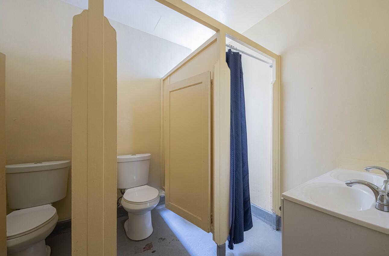 Detail Gallery Image 35 of 37 For 13 E Lake St, Salinas,  CA 93901 - – Beds | – Baths