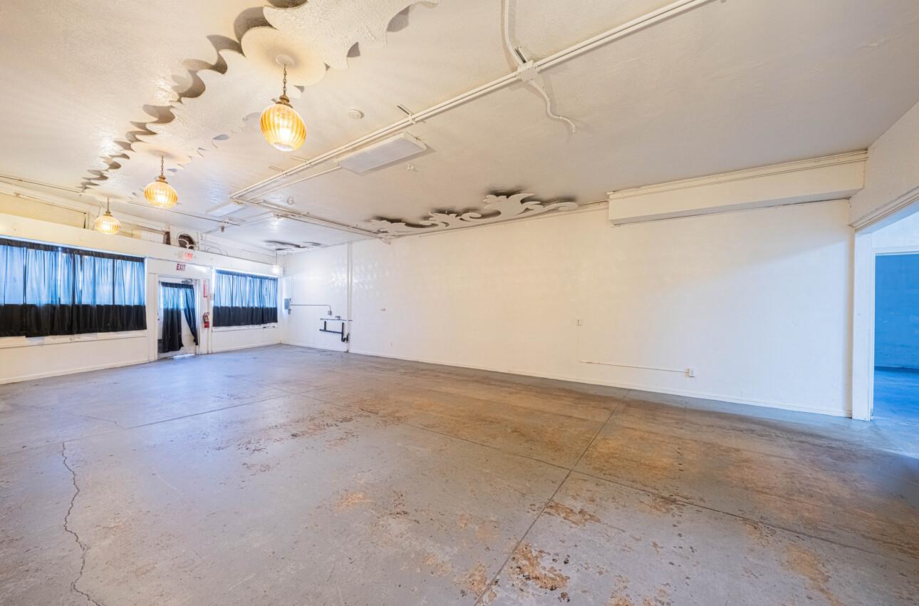 Detail Gallery Image 5 of 37 For 13 E Lake St, Salinas,  CA 93901 - – Beds | – Baths