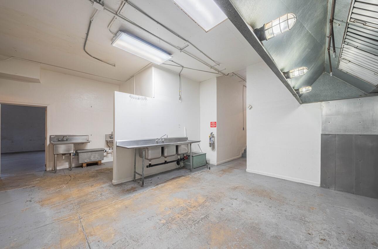 Detail Gallery Image 7 of 37 For 13 E Lake St, Salinas,  CA 93901 - – Beds | – Baths