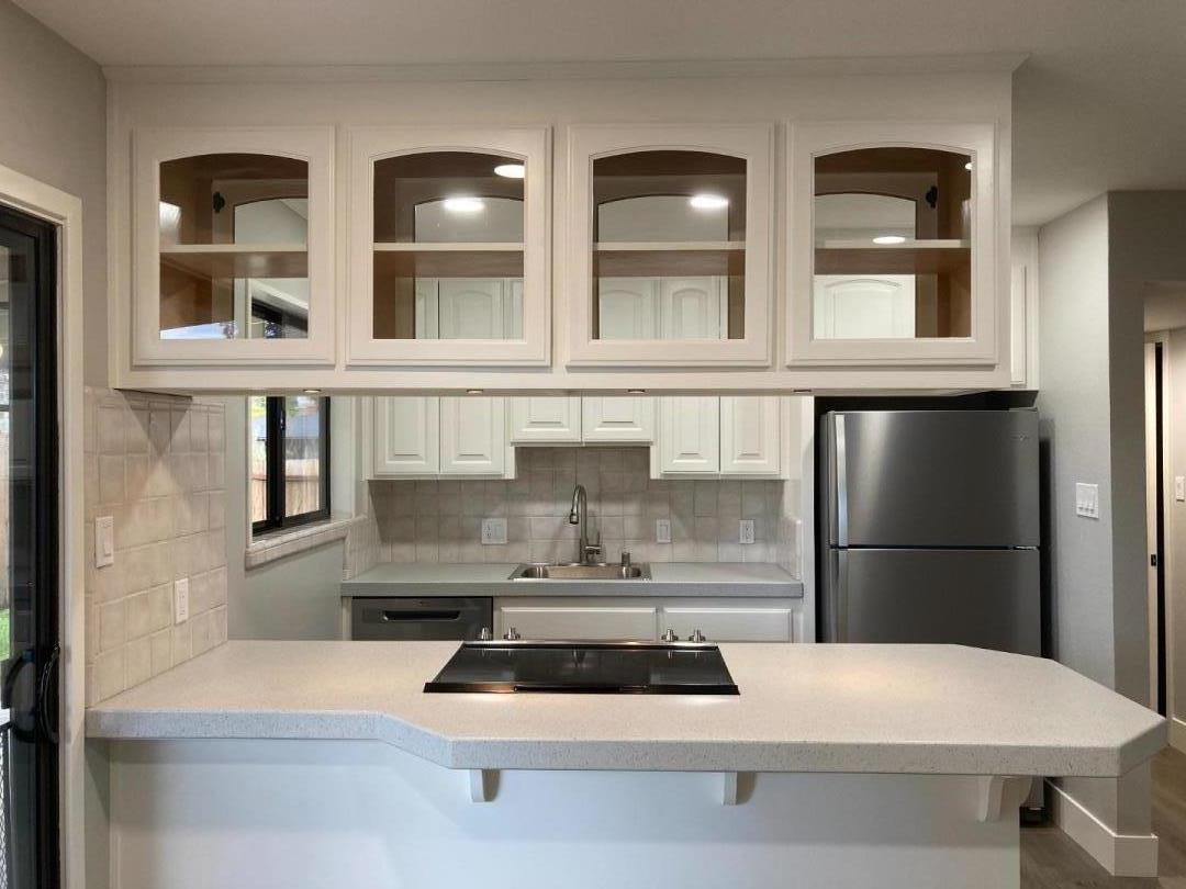 Detail Gallery Image 4 of 17 For 502 Oak Ridge Dr, Roseville,  CA 95661 - 3 Beds | 2 Baths