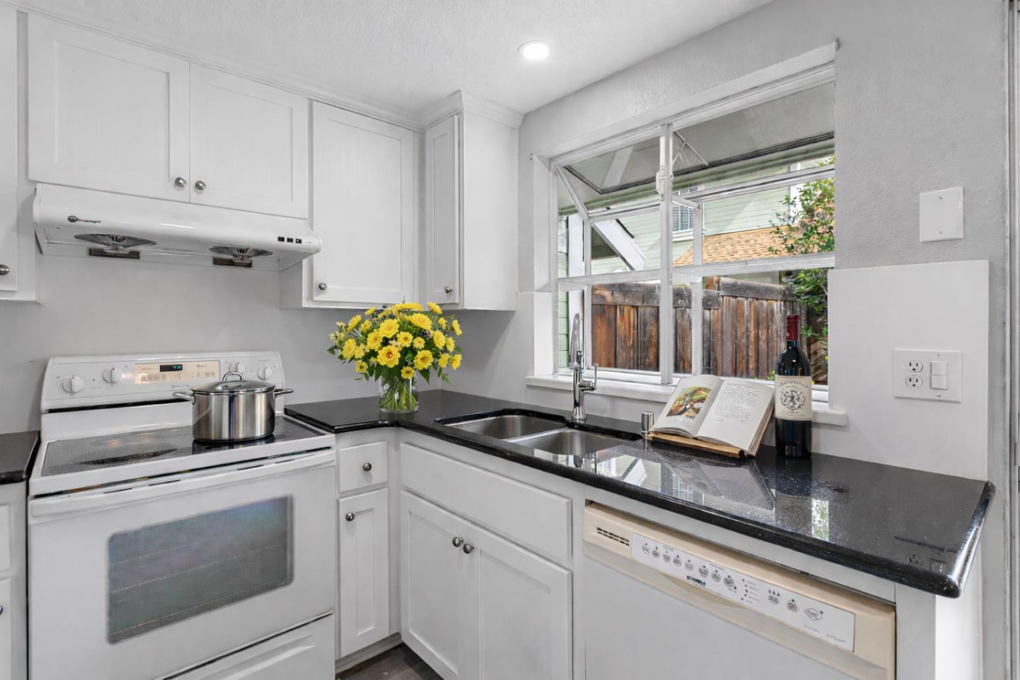 Detail Gallery Image 20 of 27 For 1062 Rymar Pl, San Jose,  CA 95133 - 2 Beds | 2/1 Baths